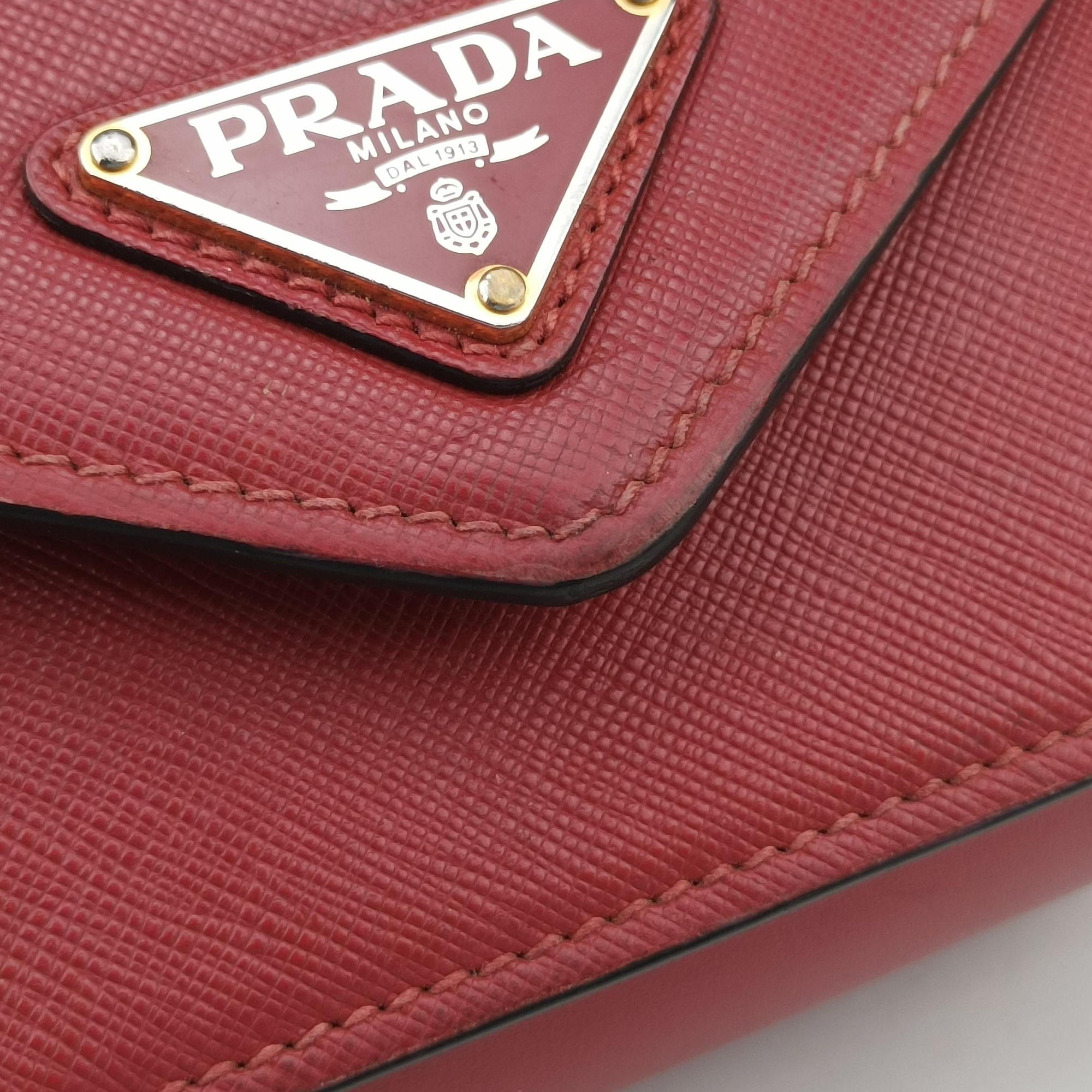 Triangle Logo Red SAFFIANO Leather 1BD200 25 Hトライアングルロゴ レッド サフィアーノレザー 1BD200 25 H