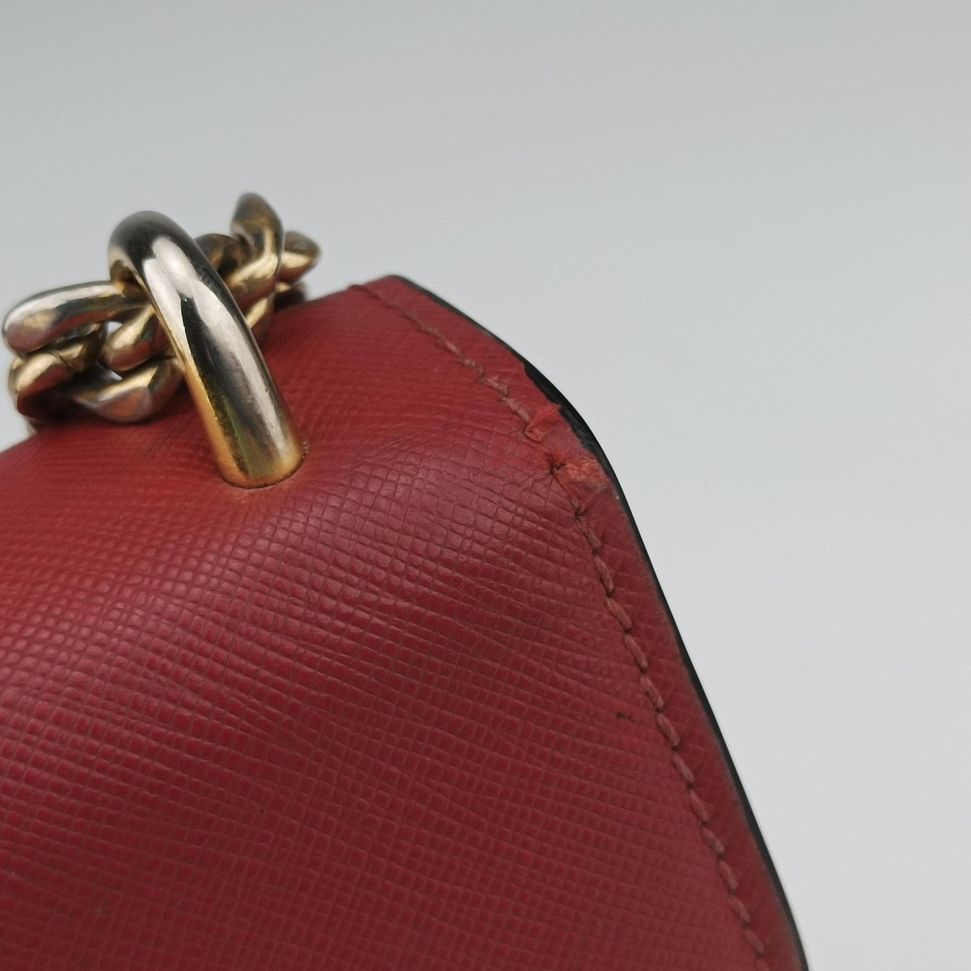 Triangle Logo Red SAFFIANO Leather 1BD200 25 Hトライアングルロゴ レッド サフィアーノレザー 1BD200 25 H