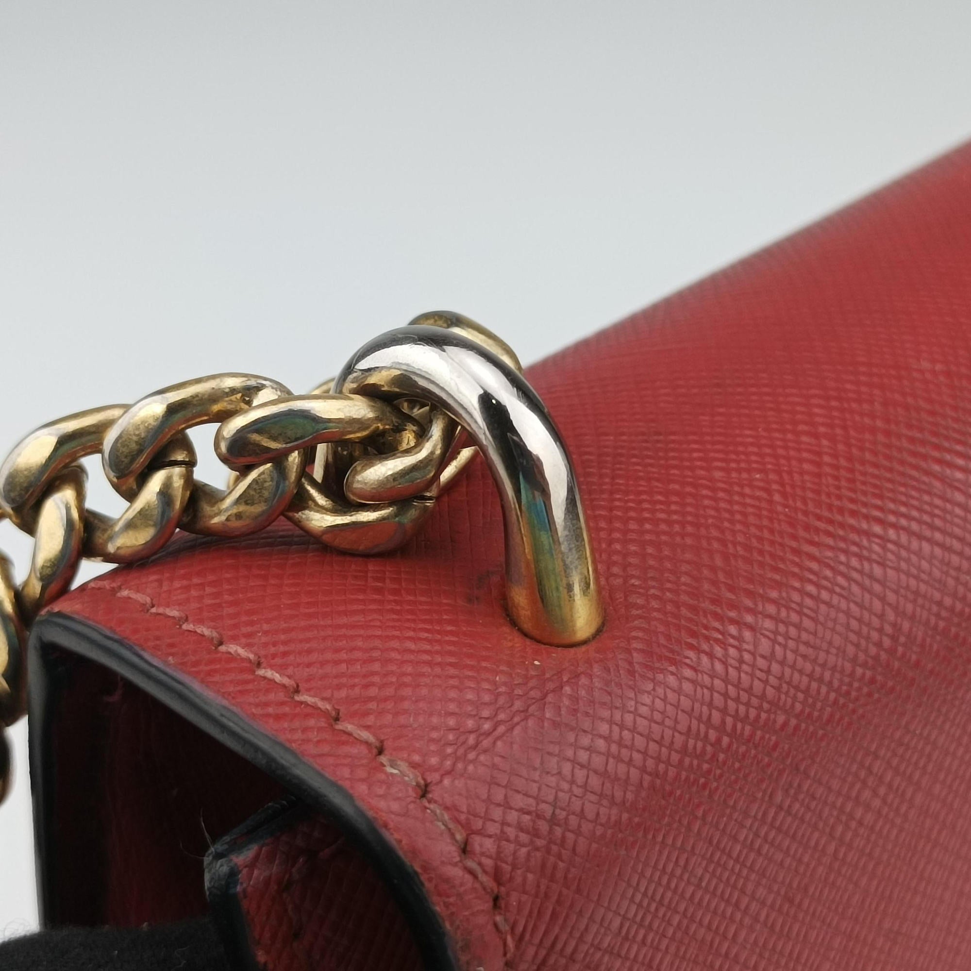 Triangle Logo Red SAFFIANO Leather 1BD200 25 Hトライアングルロゴ レッド サフィアーノレザー 1BD200 25 H