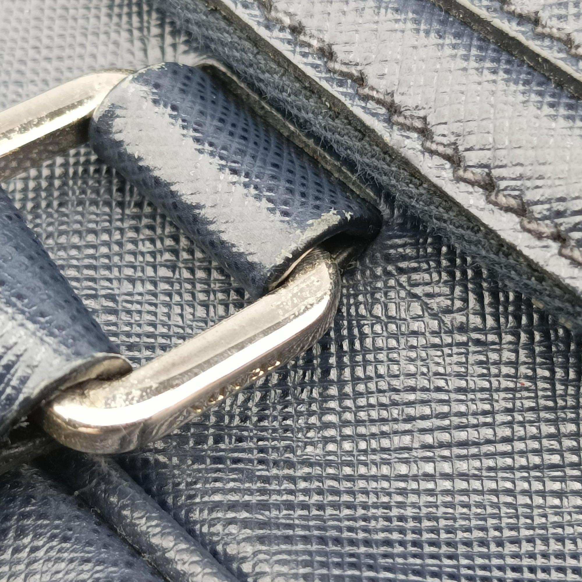 Triangle Logo Plate Navy Saffiano Leather D 7三角 ロゴ プレート ネイビー サフィアーノレザー D 7