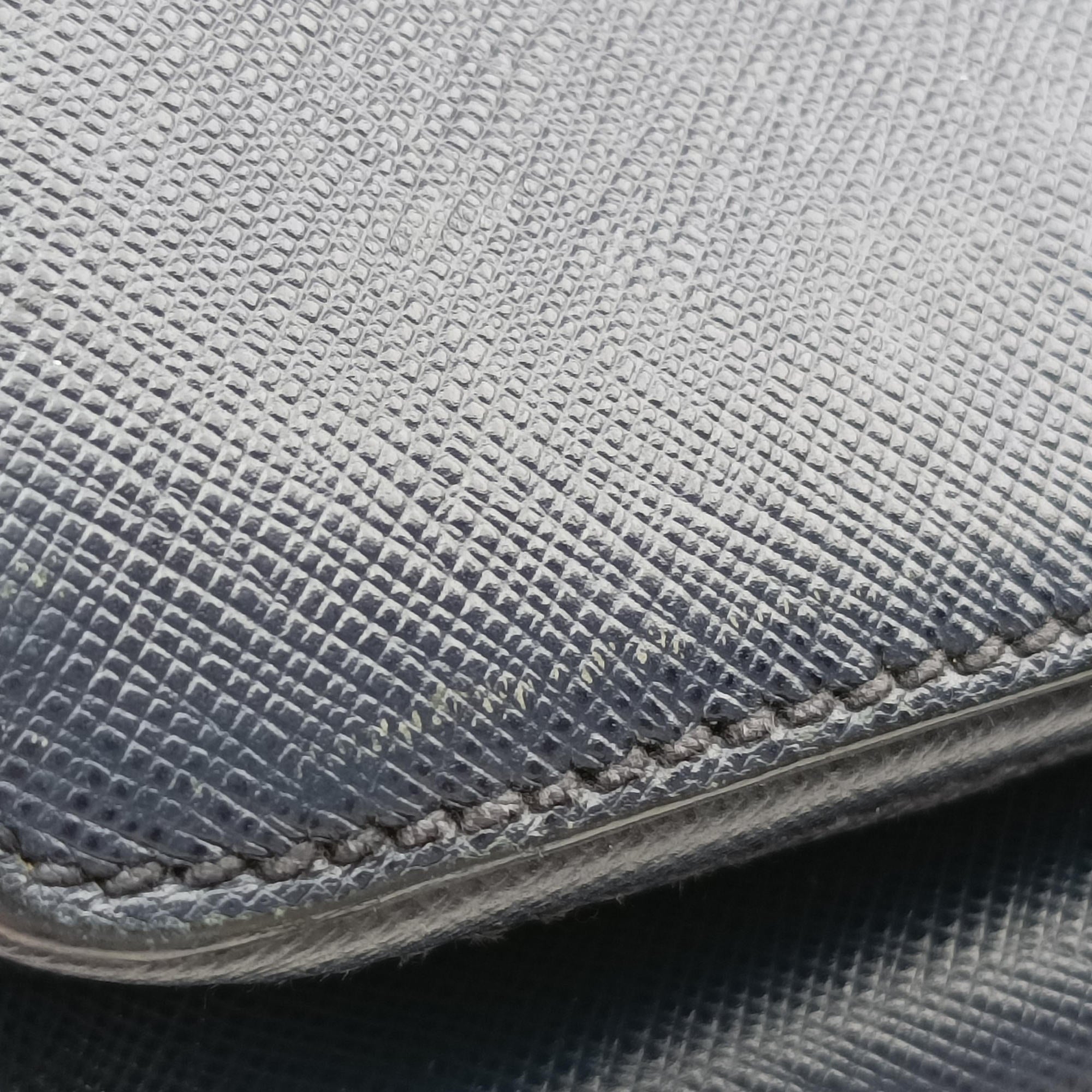 Triangle Logo Plate Navy Saffiano Leather D 7三角 ロゴ プレート ネイビー サフィアーノレザー D 7