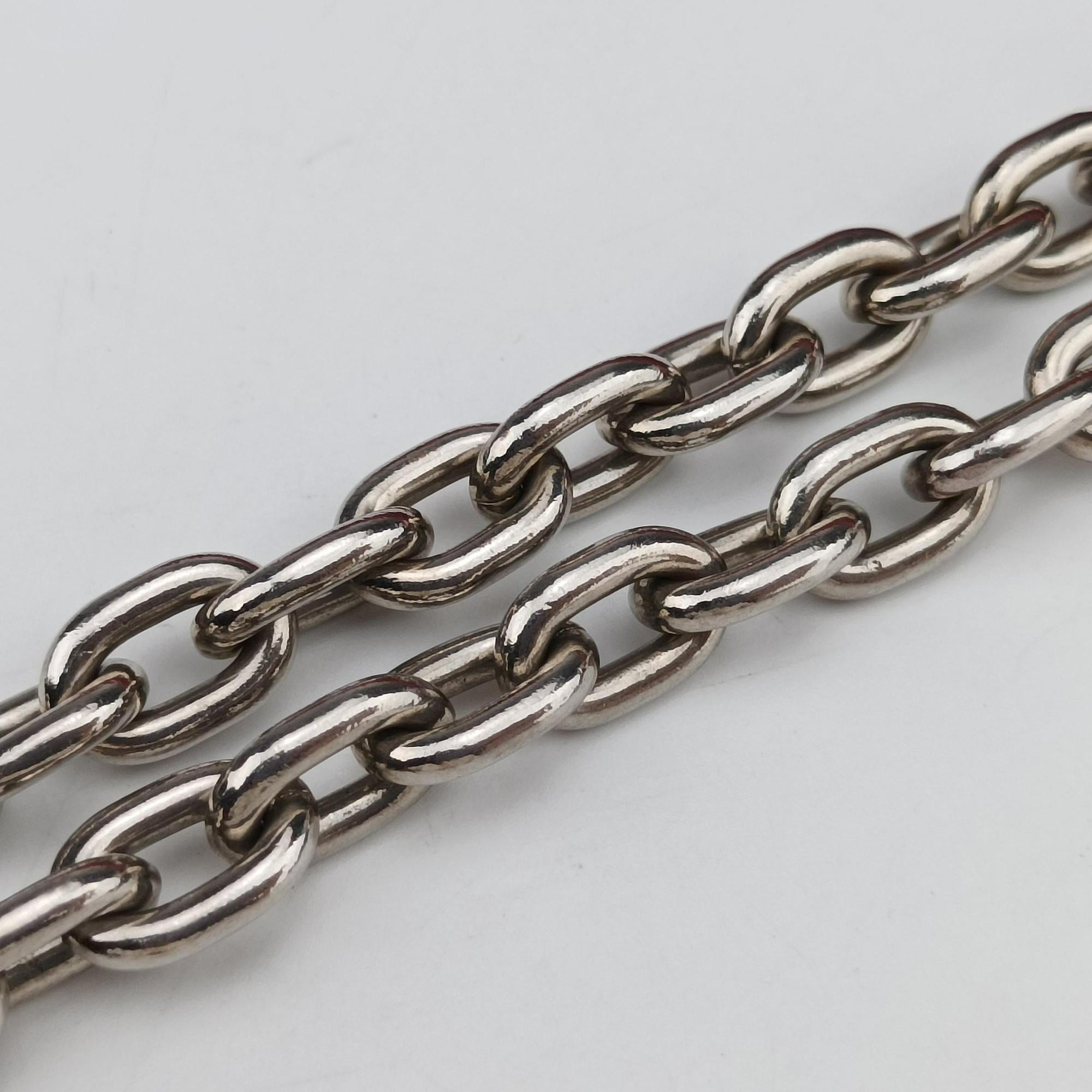 Very Chain Bag Ruby leather M44285 FO1138ヴェリーチェーンバッグ ルビー レザー M44285 FO1138