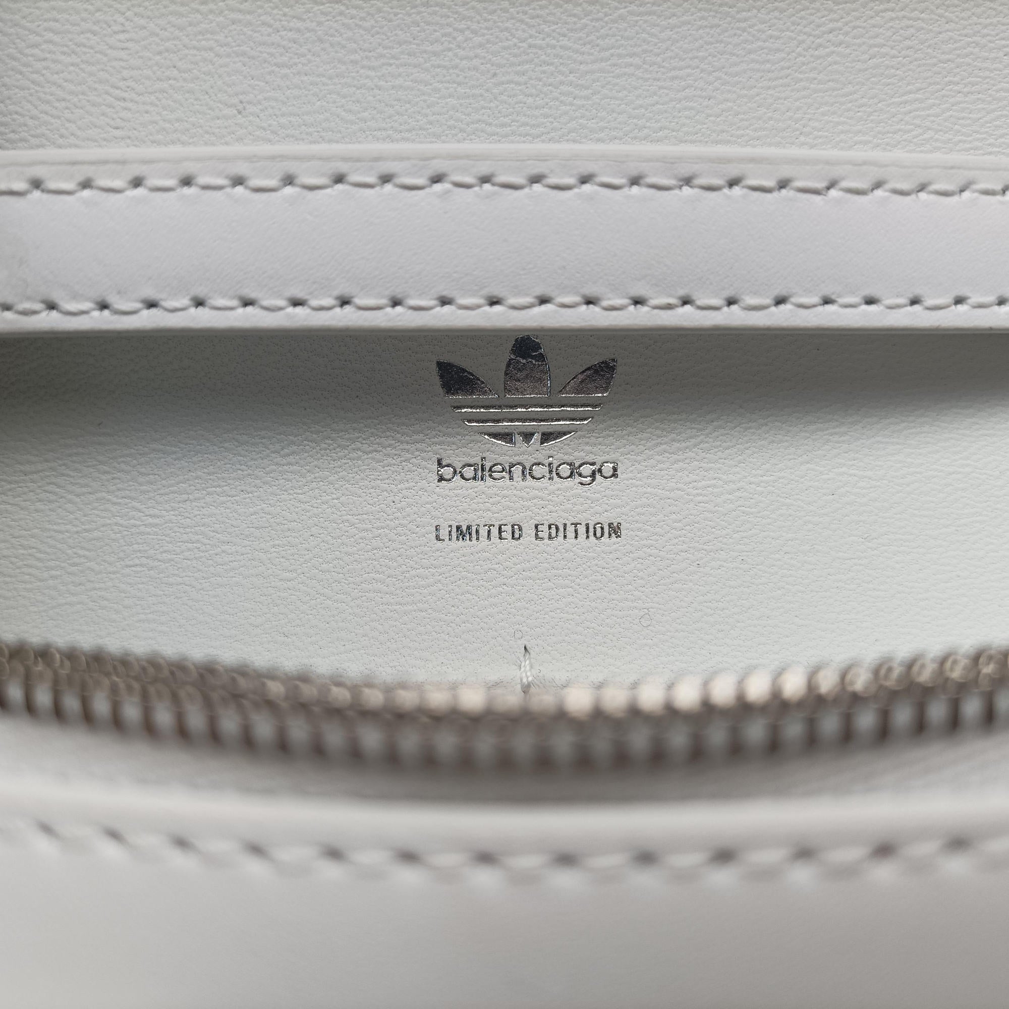 Hourglass adidas White x black Leather 656050.9160.P.528147アワーグラス アディダス ホワイト×ブラック レザー 656050.9160.P.528147