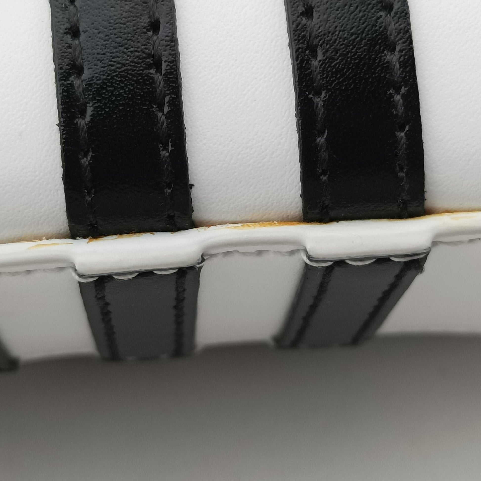 Hourglass adidas White x black Leather 656050.9160.P.528147アワーグラス アディダス ホワイト×ブラック レザー 656050.9160.P.528147