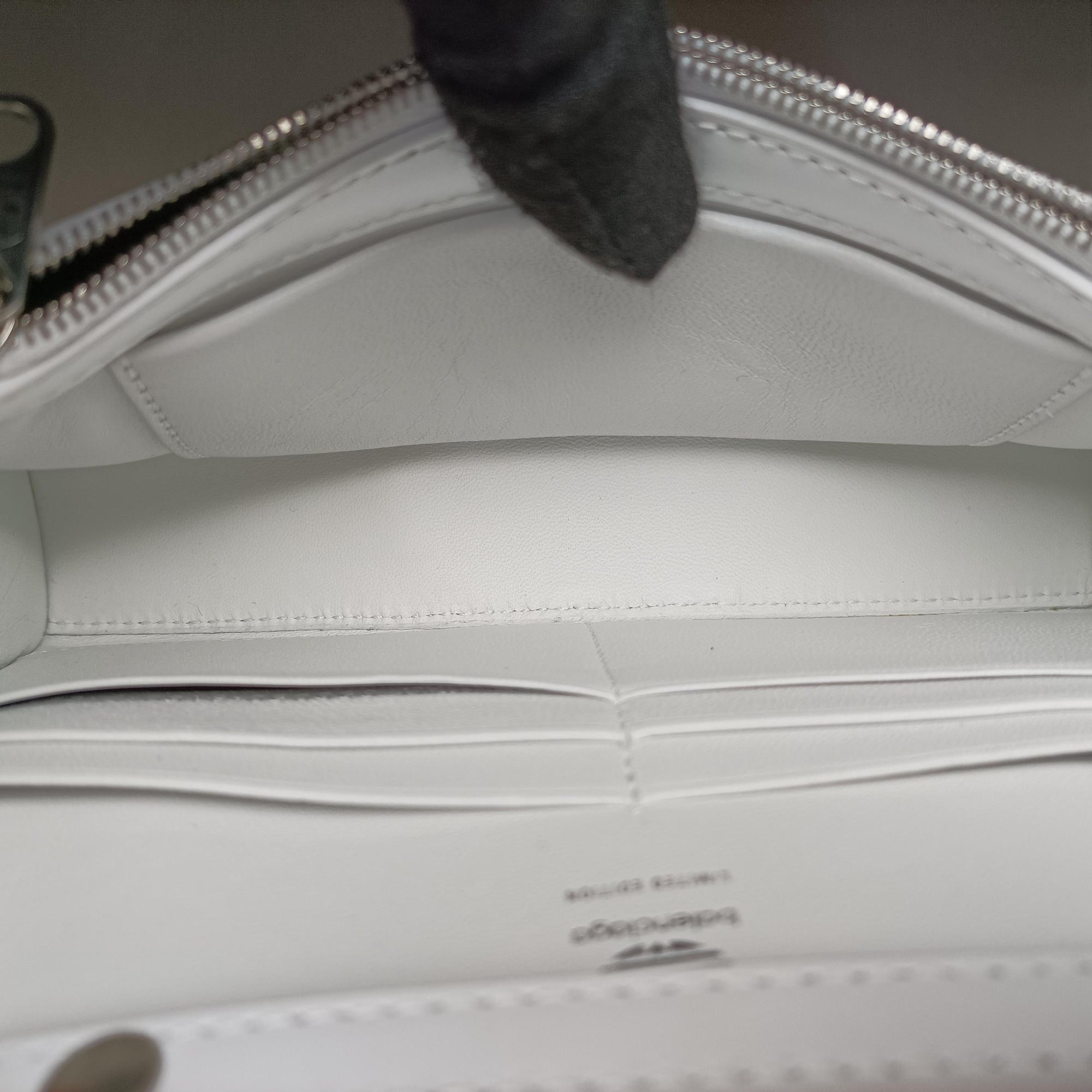 Hourglass adidas White x black Leather 656050.9160.P.528147アワーグラス アディダス ホワイト×ブラック レザー 656050.9160.P.528147