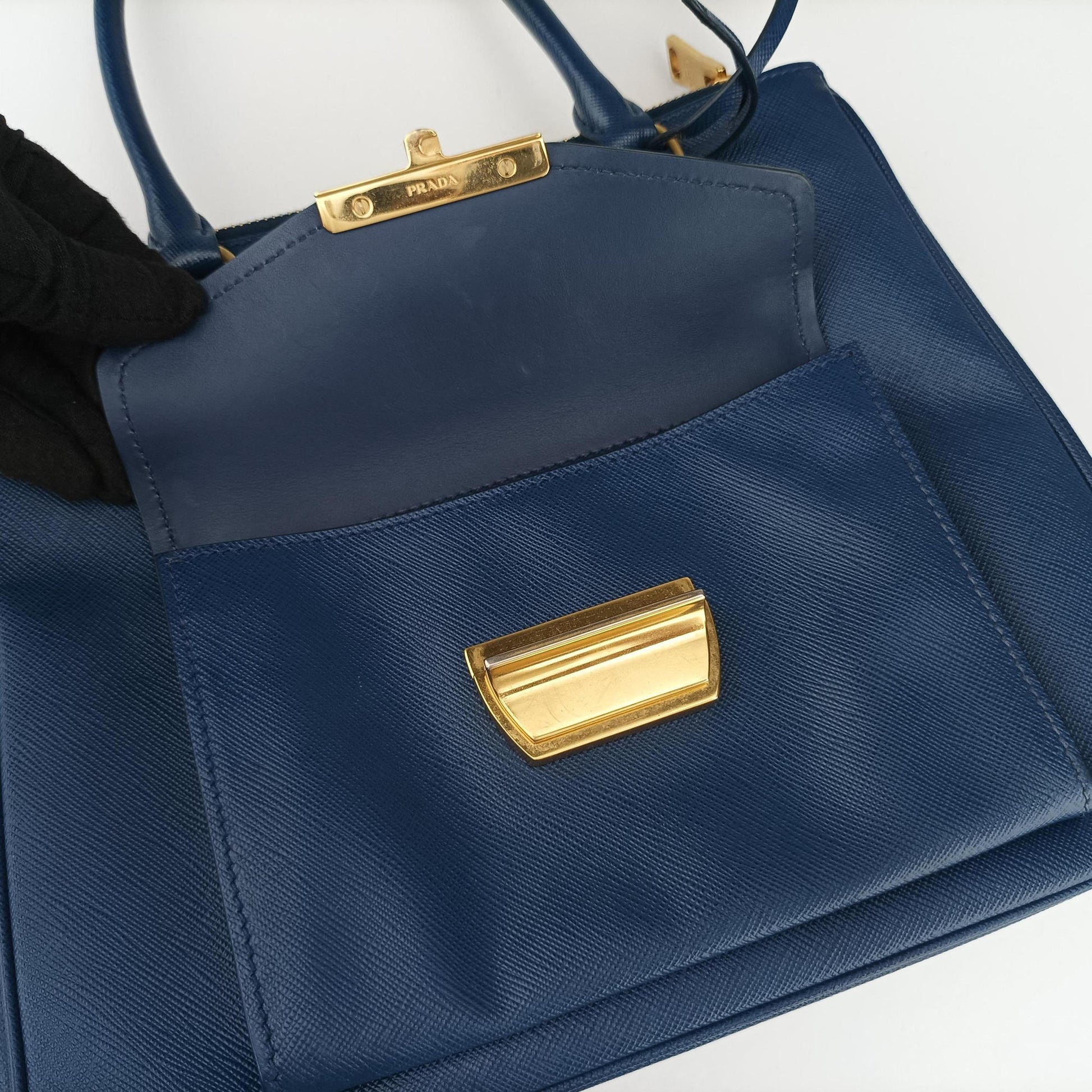 Bi-Color Zip Front Pocket Blue SAFFIANO Leather BN2674 7/Dバイカラー ジップ フロント ポケット ブルー サフィアーノレザー BN2674 7/D