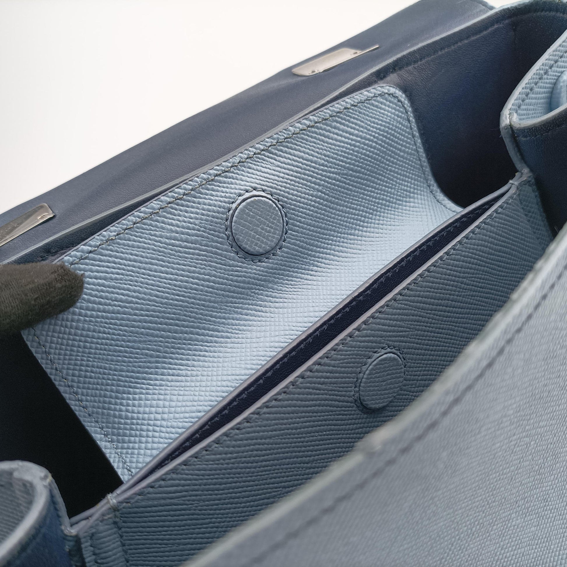 Half Flap Double Turn Lock Blue SAFFIANO Leather BN2821 14/Cハーフフラップダブルターンロック ブルー サフィアーノレザー BN2821 14/C