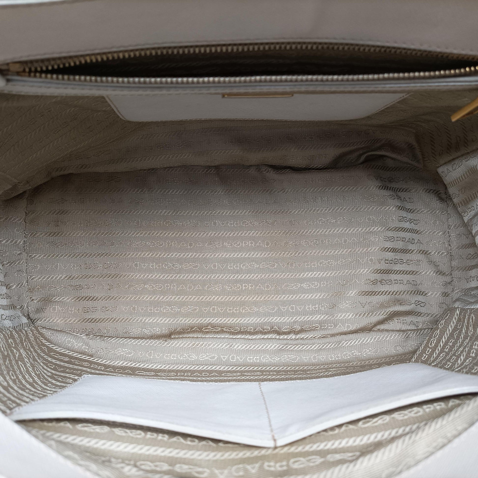 Galleria White SAFFIANO Leather BN1801 180ガレリア ホワイト サフィアーノレザー BN1801 180