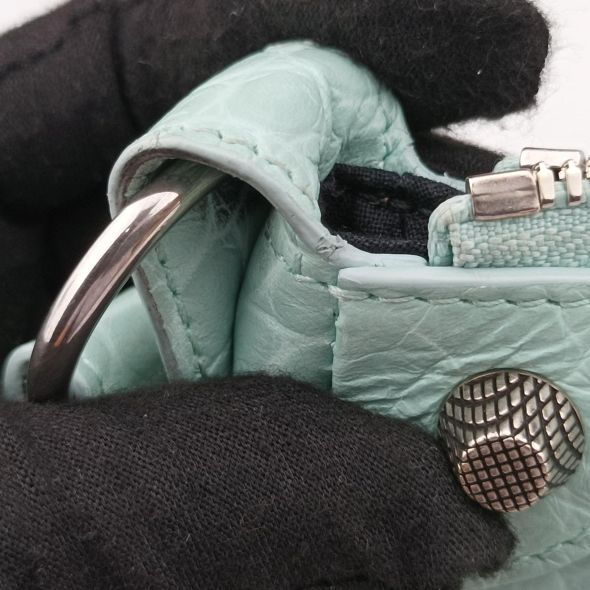 Le Cagole mini Blue lambskin 671309.3914.Q.002123ル カゴール ミニ ブルー ラムスキン 671309.3914.Q.002123