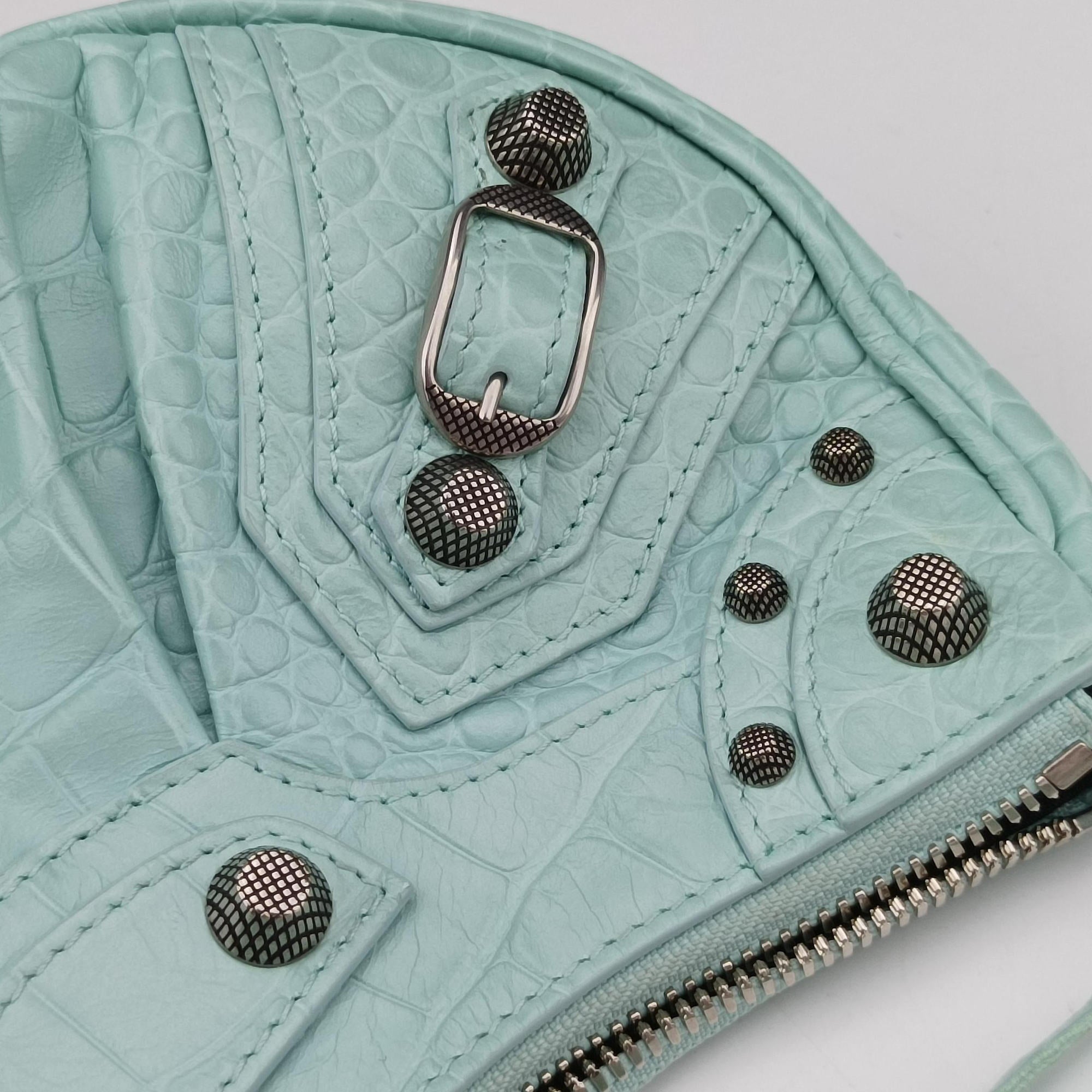 Le Cagole mini Blue lambskin 671309.3914.Q.002123ル カゴール ミニ ブルー ラムスキン 671309.3914.Q.002123