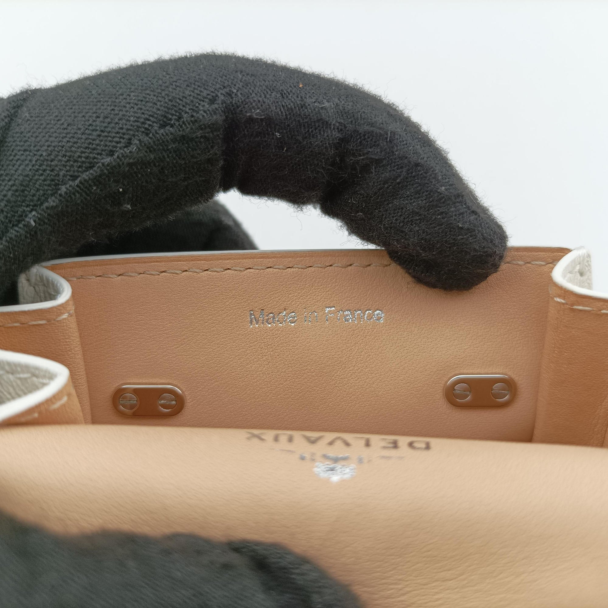Tampete White Leather タンペート ホワイト レザー 