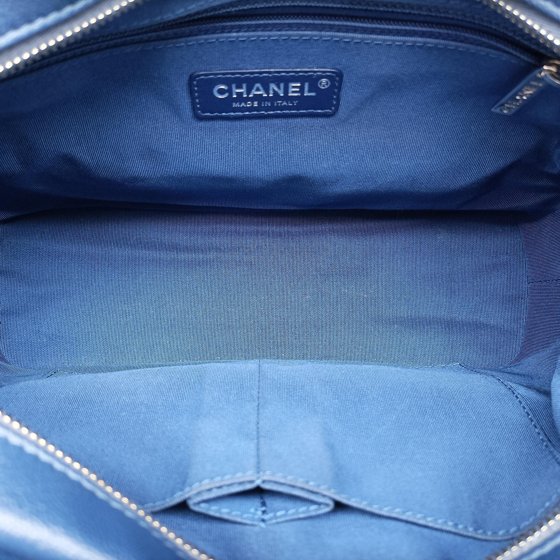GABRIELLE Blue lambskin A93824 25904077ガブリエル ブルー ラムスキン A93824 25904077