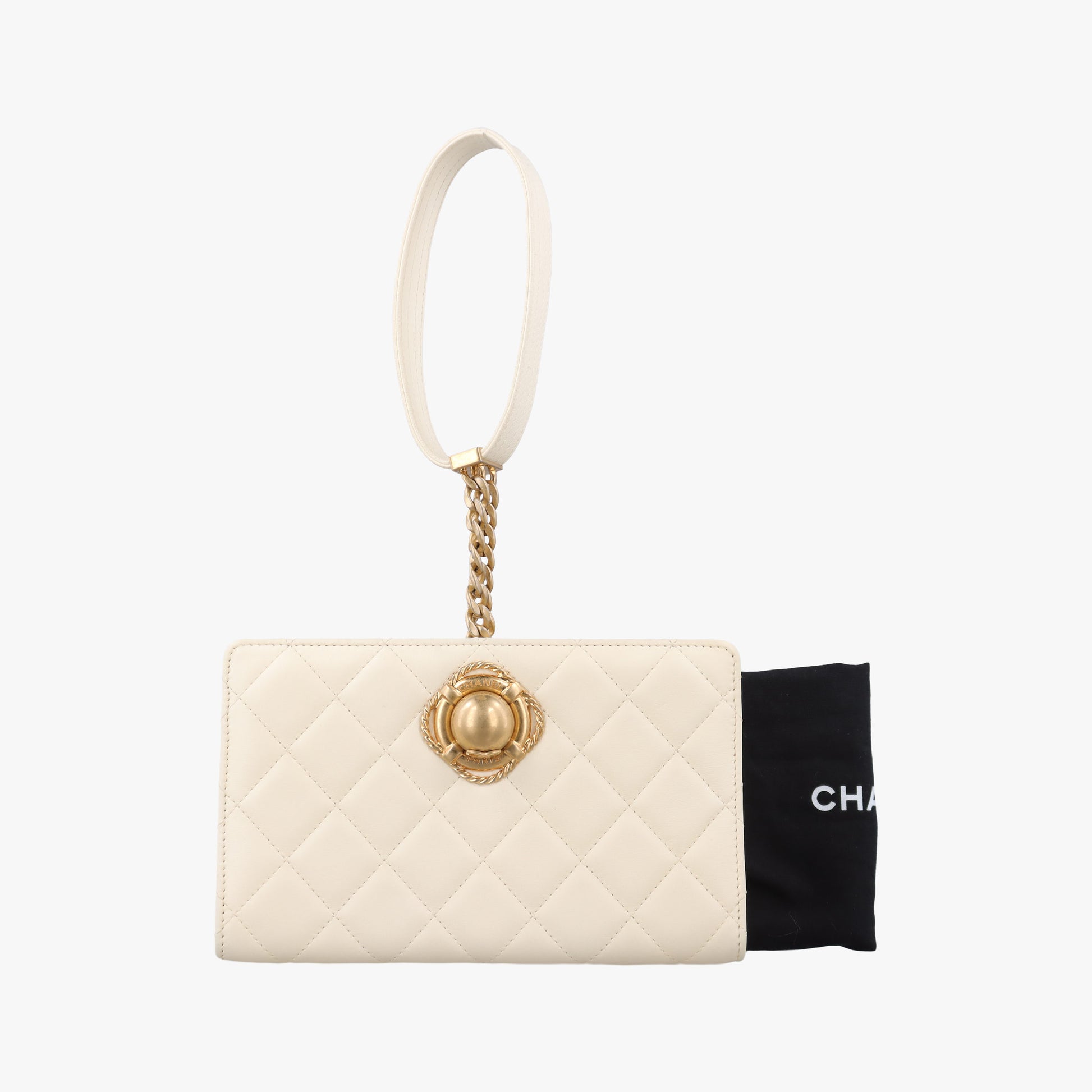 CC Button Timeless Wristlet Clutch Bag White lambskin AS0178 26808198マトラッセ ビジュー大金球 リストレット クラッチ ホワイト ラムスキン AS0178 26808198