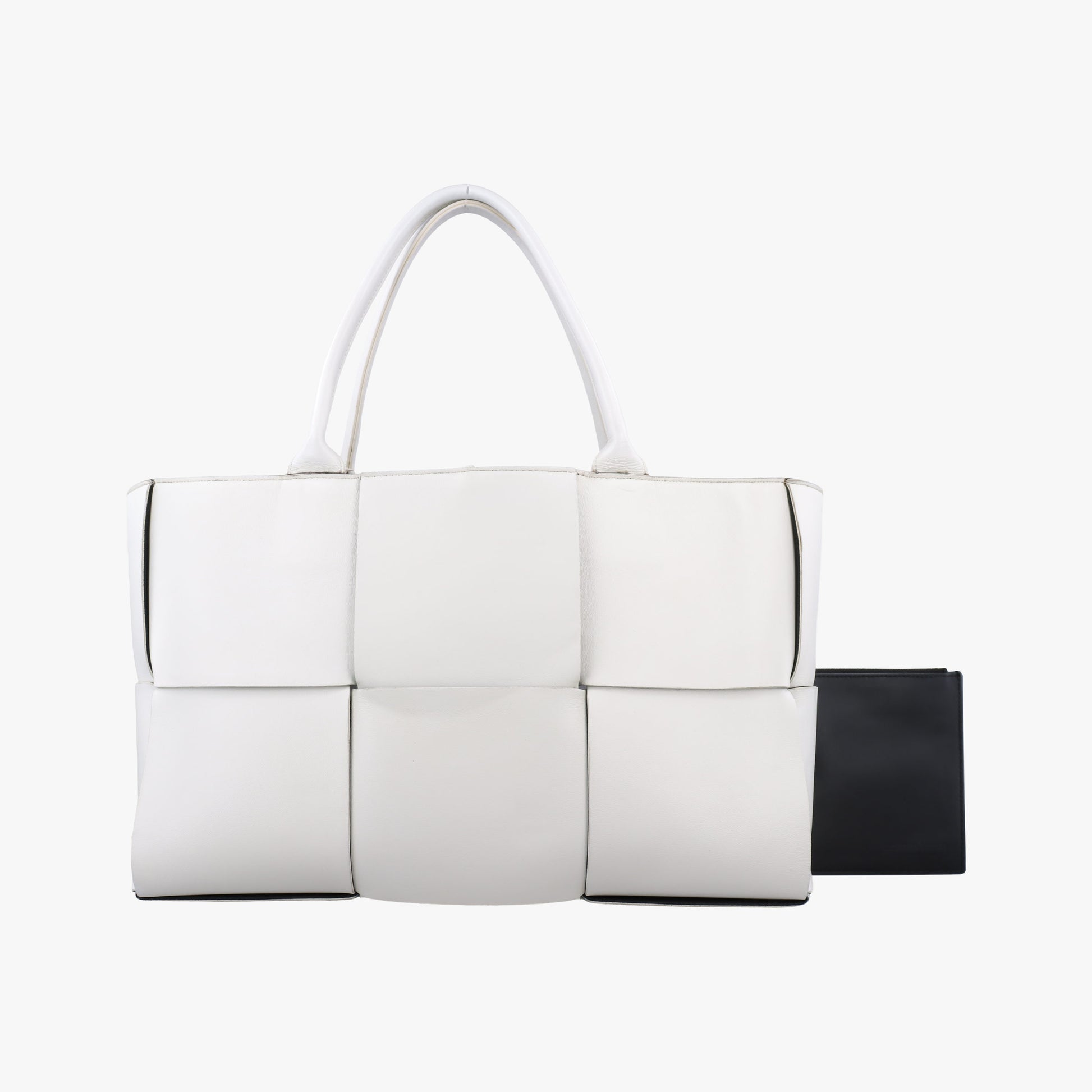 The Arcotote White lambskin B09359017N IC Chipザ アルコトート ホワイト ラムスキン B09359017N ICチップ