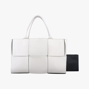 The Arcotote White lambskin B09359017N IC Chipザ アルコトート ホワイト ラムスキン B09359017N ICチップ