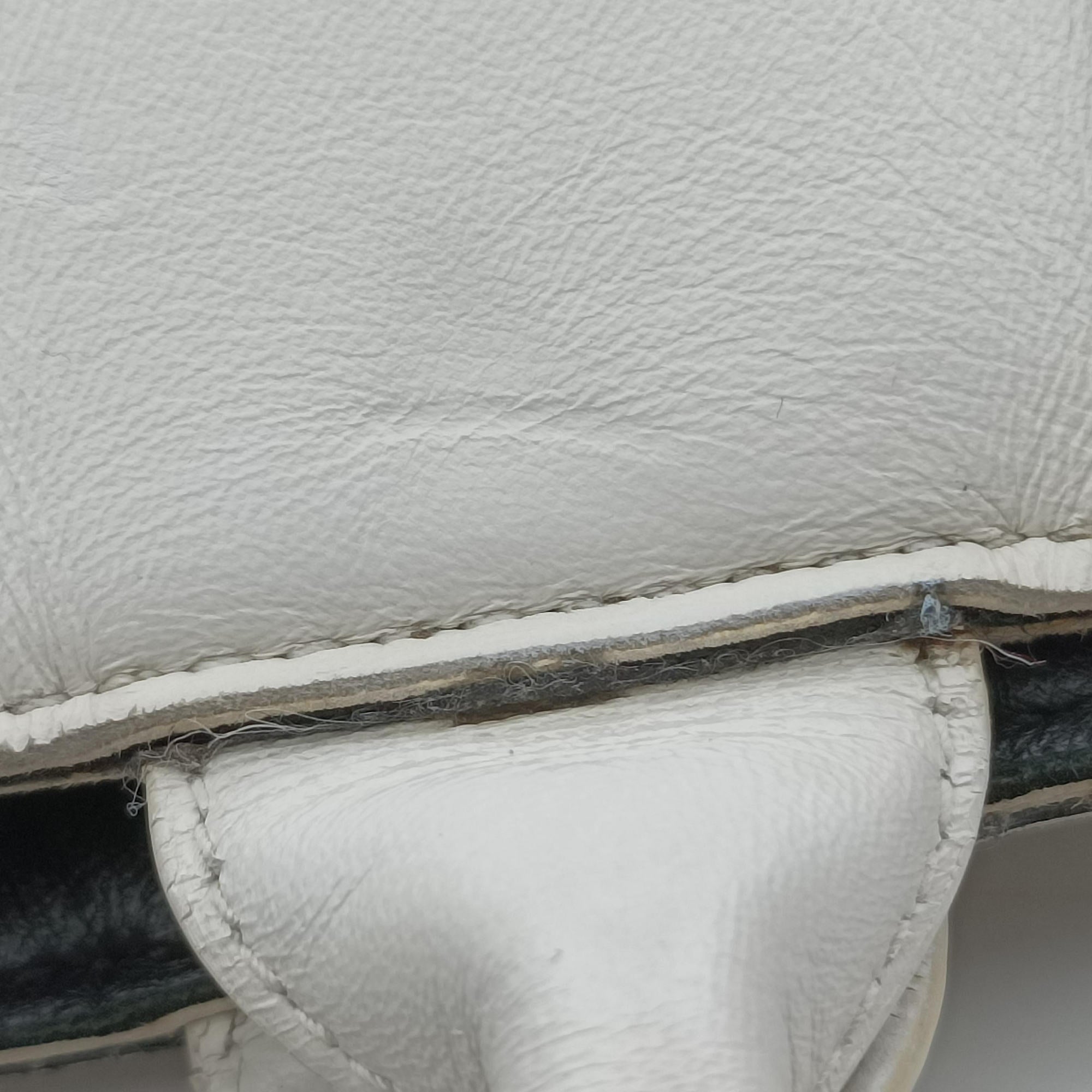 The Arcotote White lambskin B09359017N IC Chipザ アルコトート ホワイト ラムスキン B09359017N ICチップ