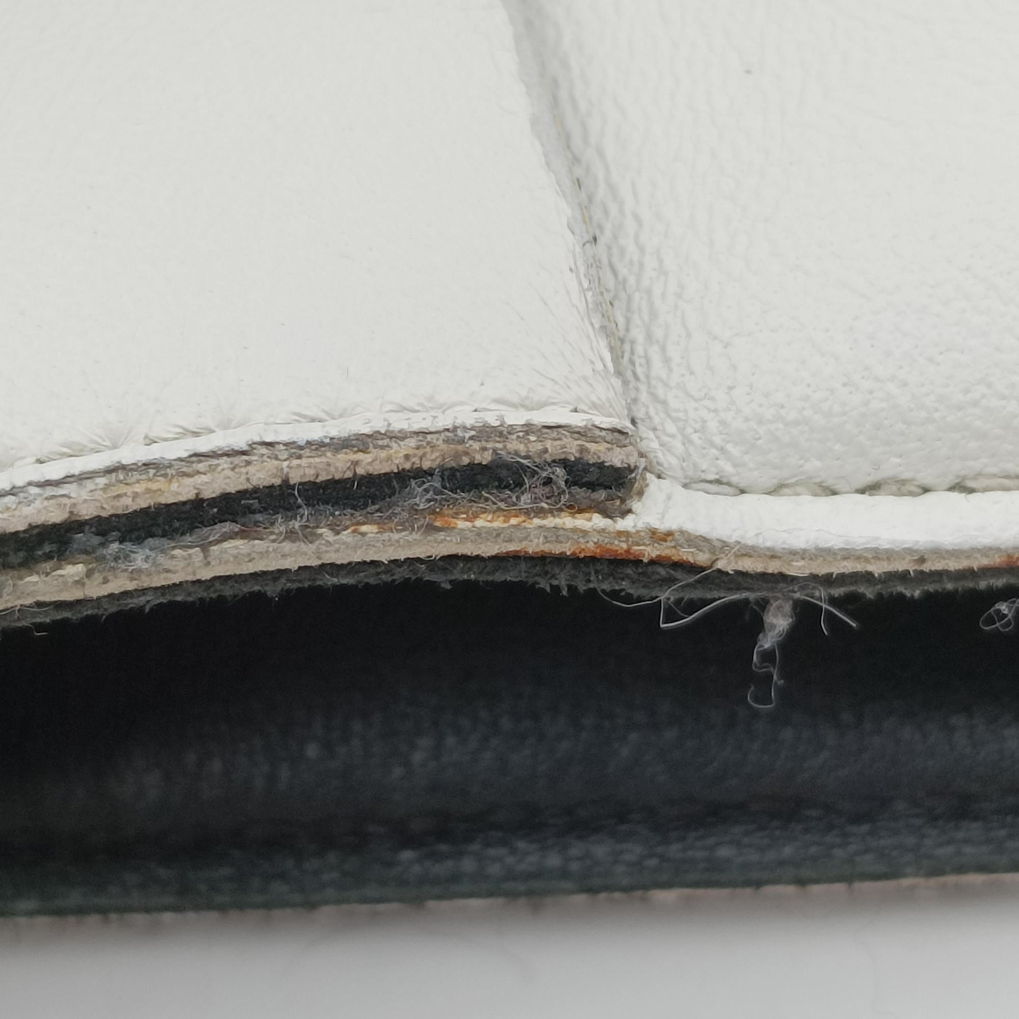 The Arcotote White lambskin B09359017N IC Chipザ アルコトート ホワイト ラムスキン B09359017N ICチップ