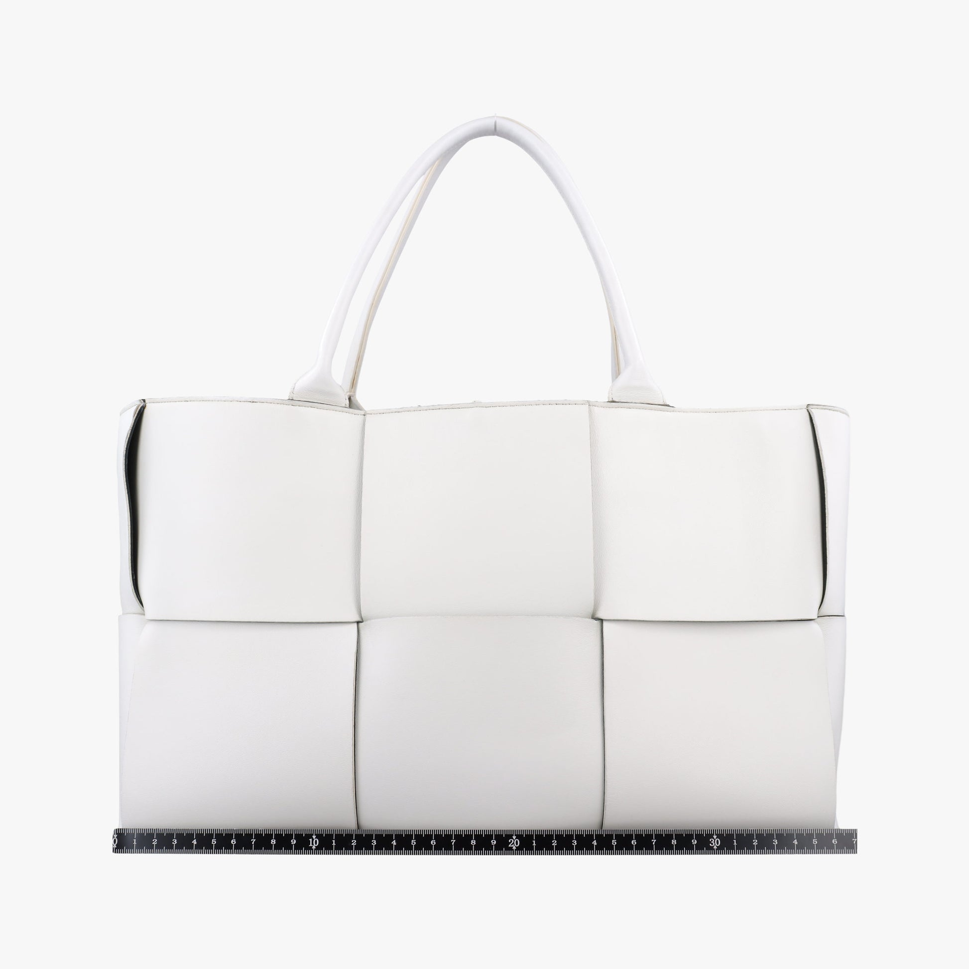 The Arcotote White lambskin B09359017N IC Chipザ アルコトート ホワイト ラムスキン B09359017N ICチップ