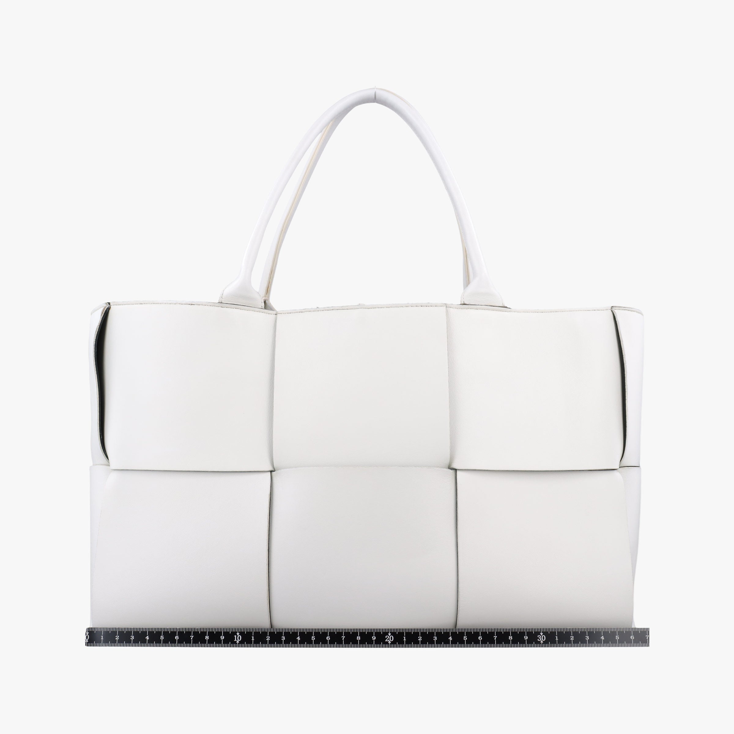 The Arcotote White lambskin B09359017N IC Chipザ アルコトート ホワイト ラムスキン B09359017N ICチップ