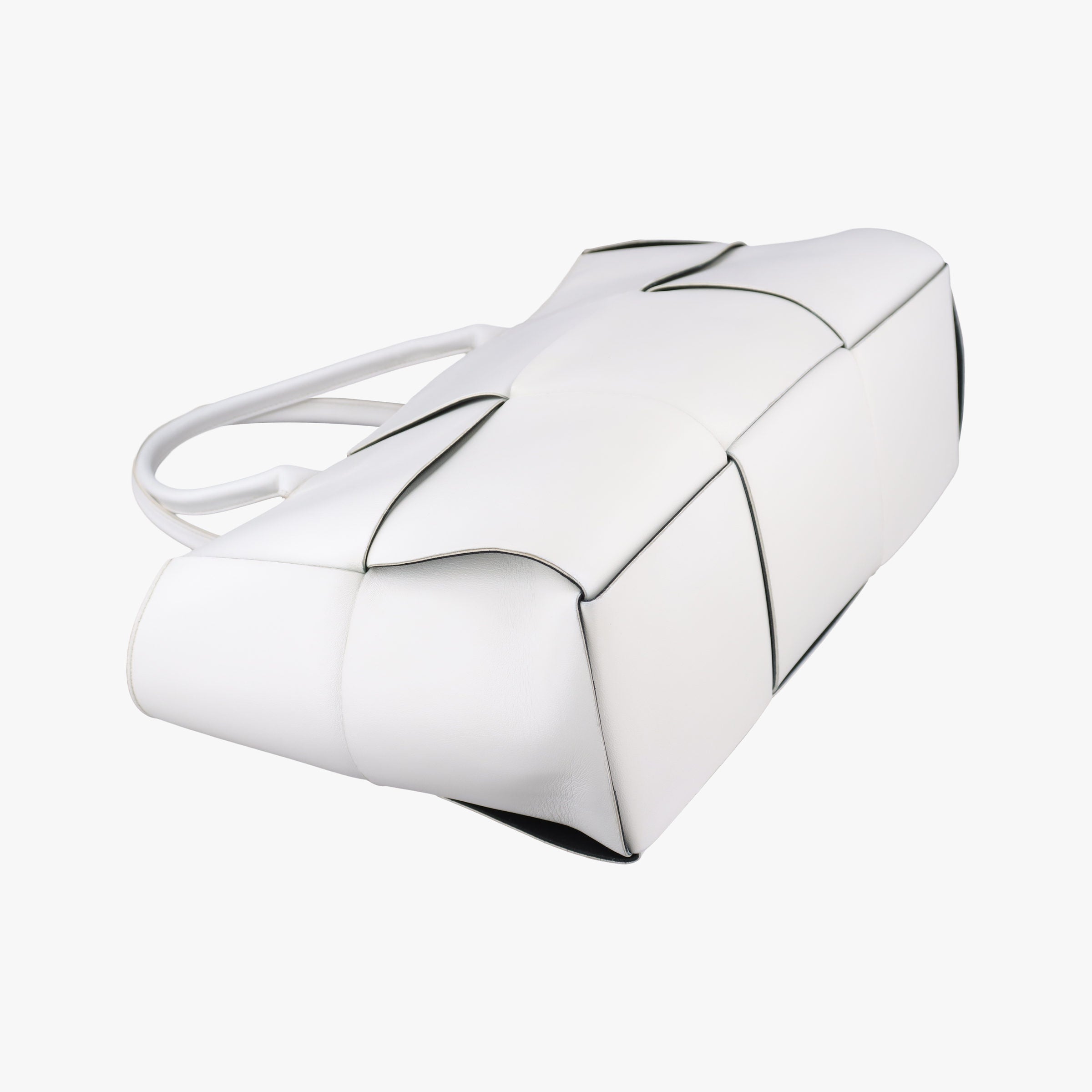 The Arcotote White lambskin B09359017N IC Chipザ アルコトート ホワイト ラムスキン B09359017N ICチップ