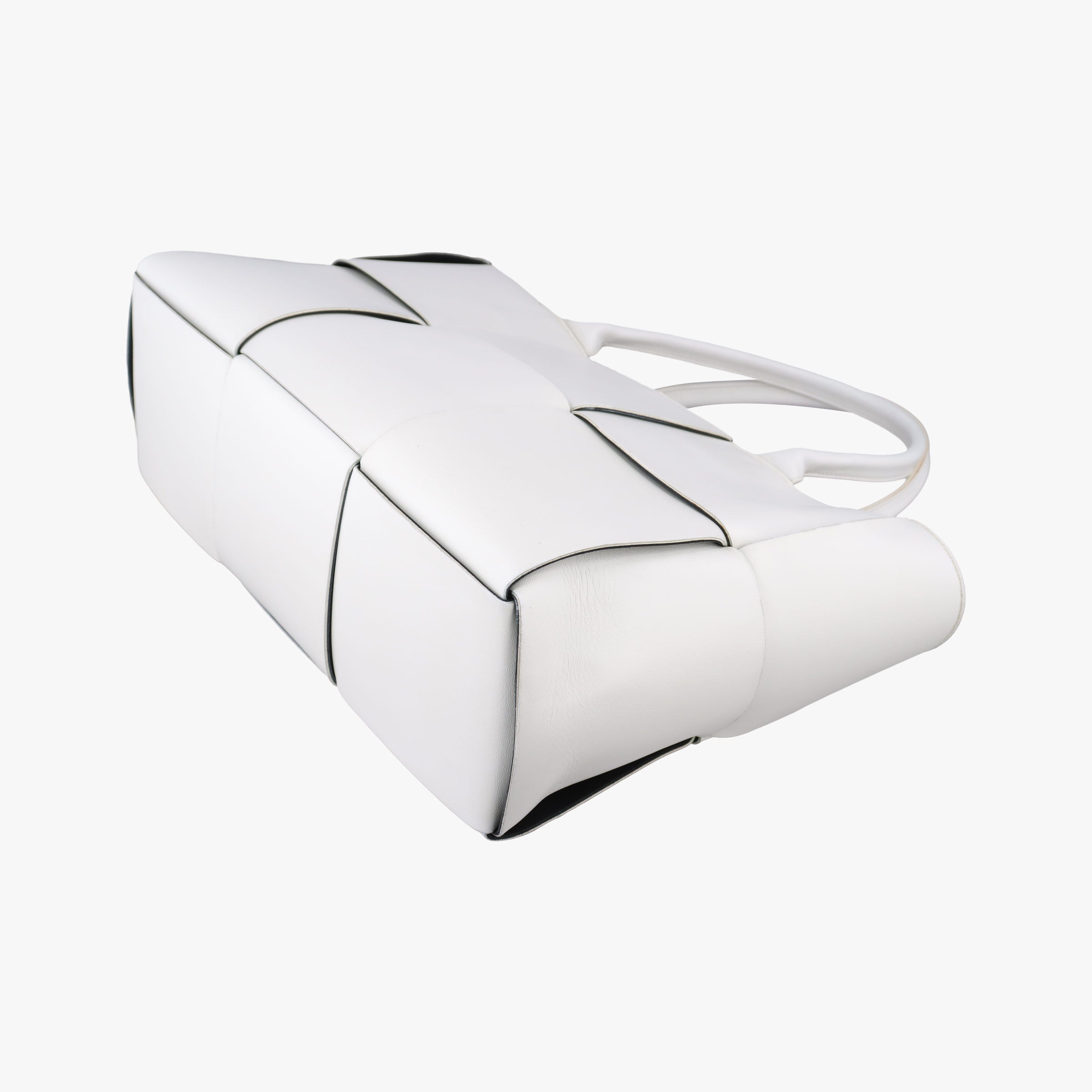 The Arcotote White lambskin B09359017N IC Chipザ アルコトート ホワイト ラムスキン B09359017N ICチップ