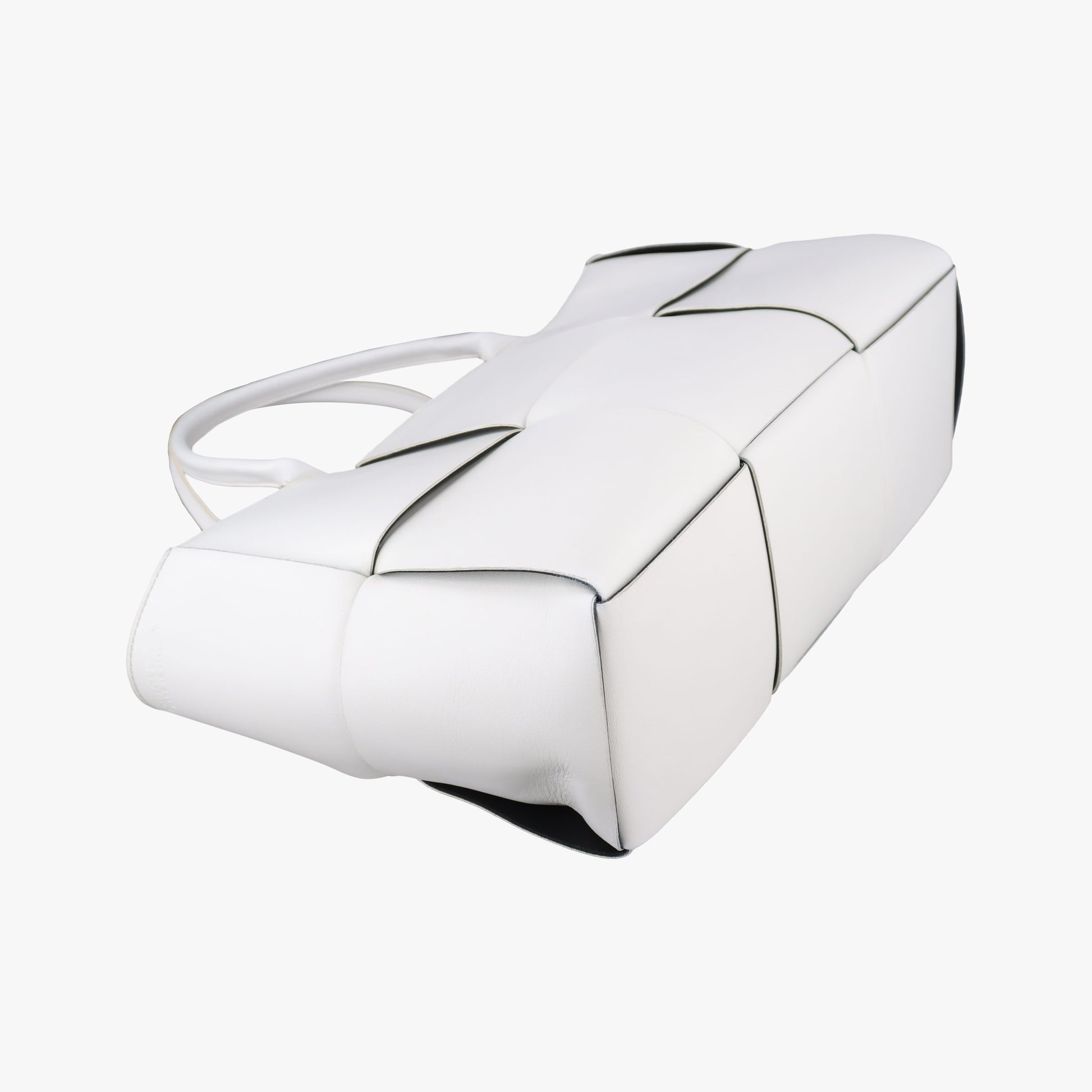 The Arcotote White lambskin B09359017N IC Chipザ アルコトート ホワイト ラムスキン B09359017N ICチップ
