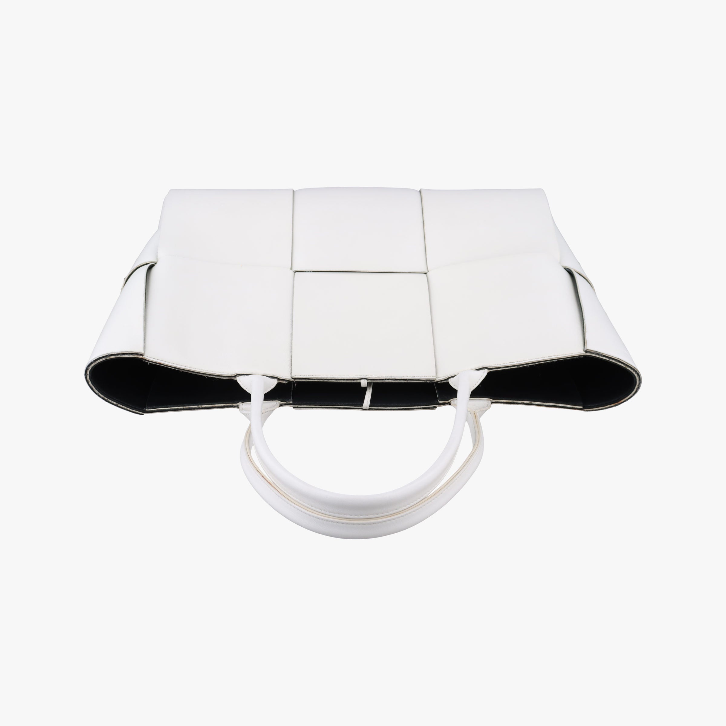 The Arcotote White lambskin B09359017N IC Chipザ アルコトート ホワイト ラムスキン B09359017N ICチップ