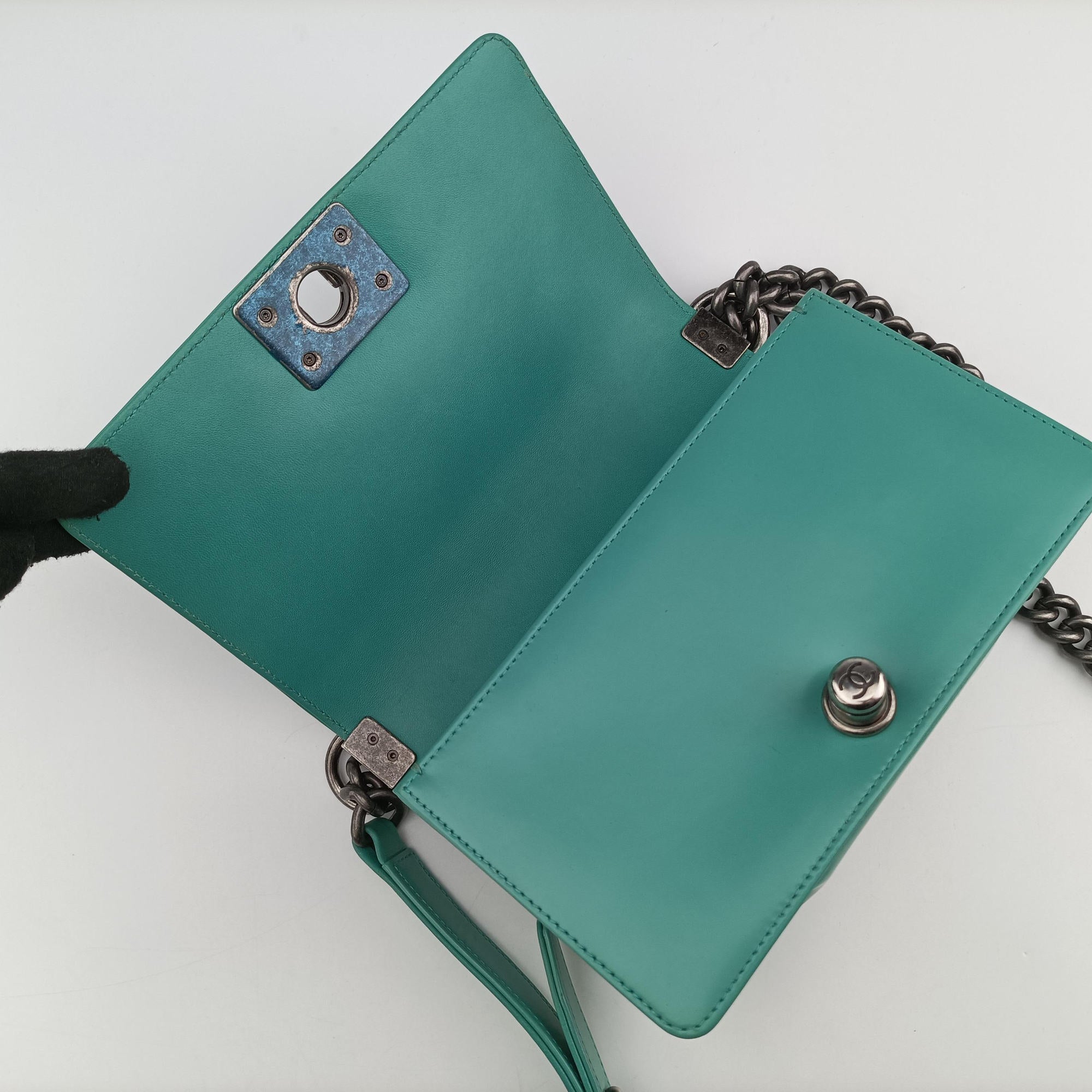 BOY CHANEL Green Leather A67085 21511269ボーイシャネル グリーン レザー A67085 21511269