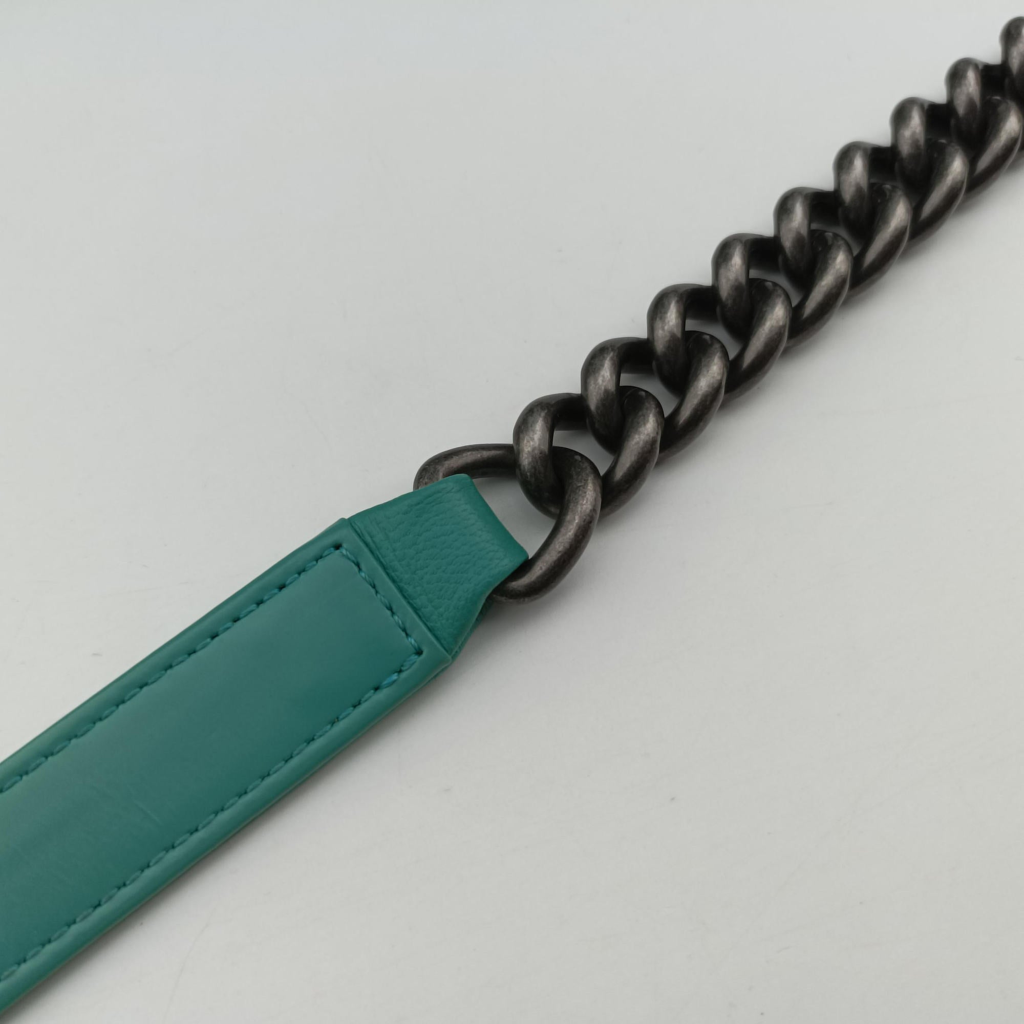 BOY CHANEL Green Leather A67085 21511269ボーイシャネル グリーン レザー A67085 21511269