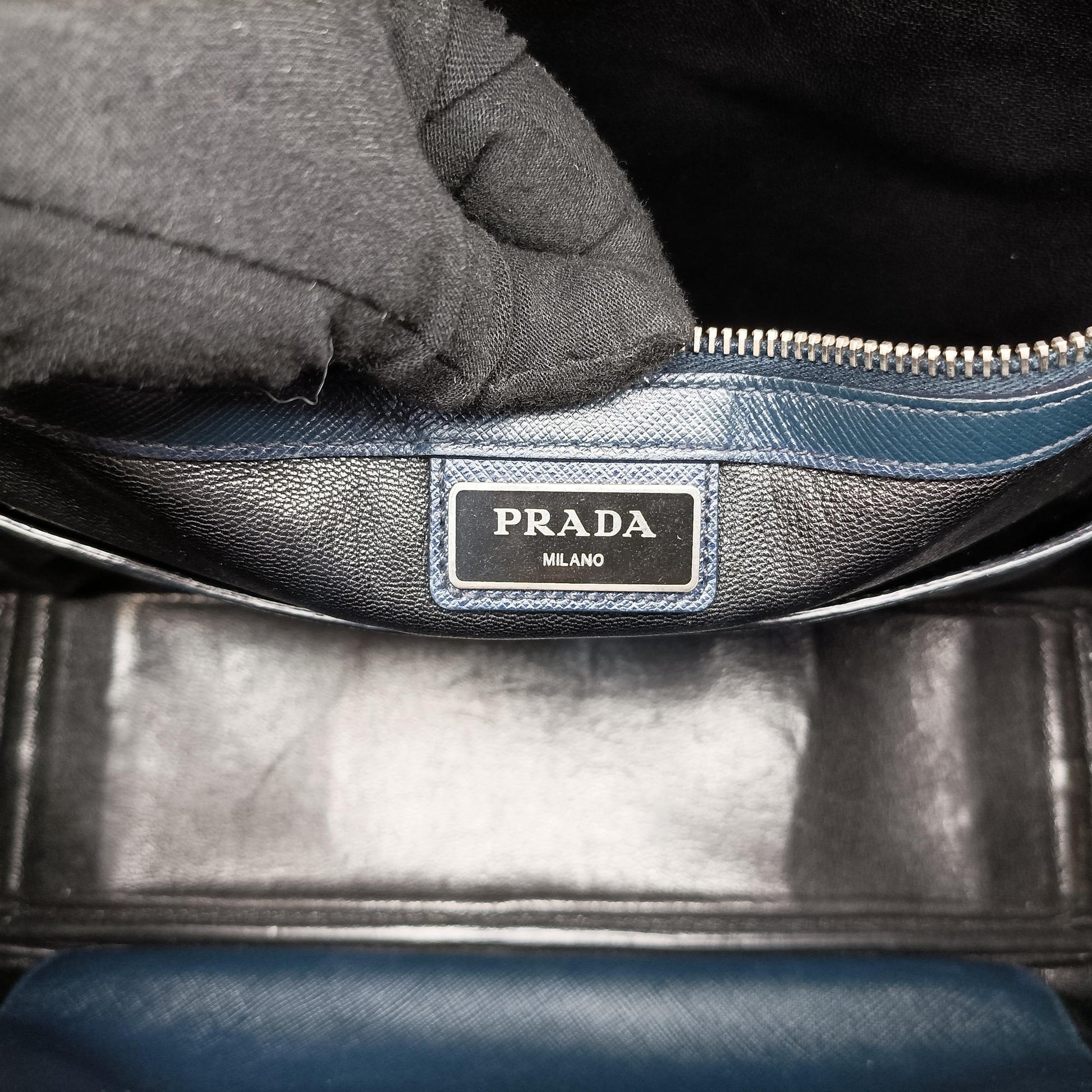 Business Briefcase Navy SAFFIANO Leather 2VE011 7/A 208ビジネス ブリーフケース ネイビー サフィアーノレザー 2VE011 7/A 208