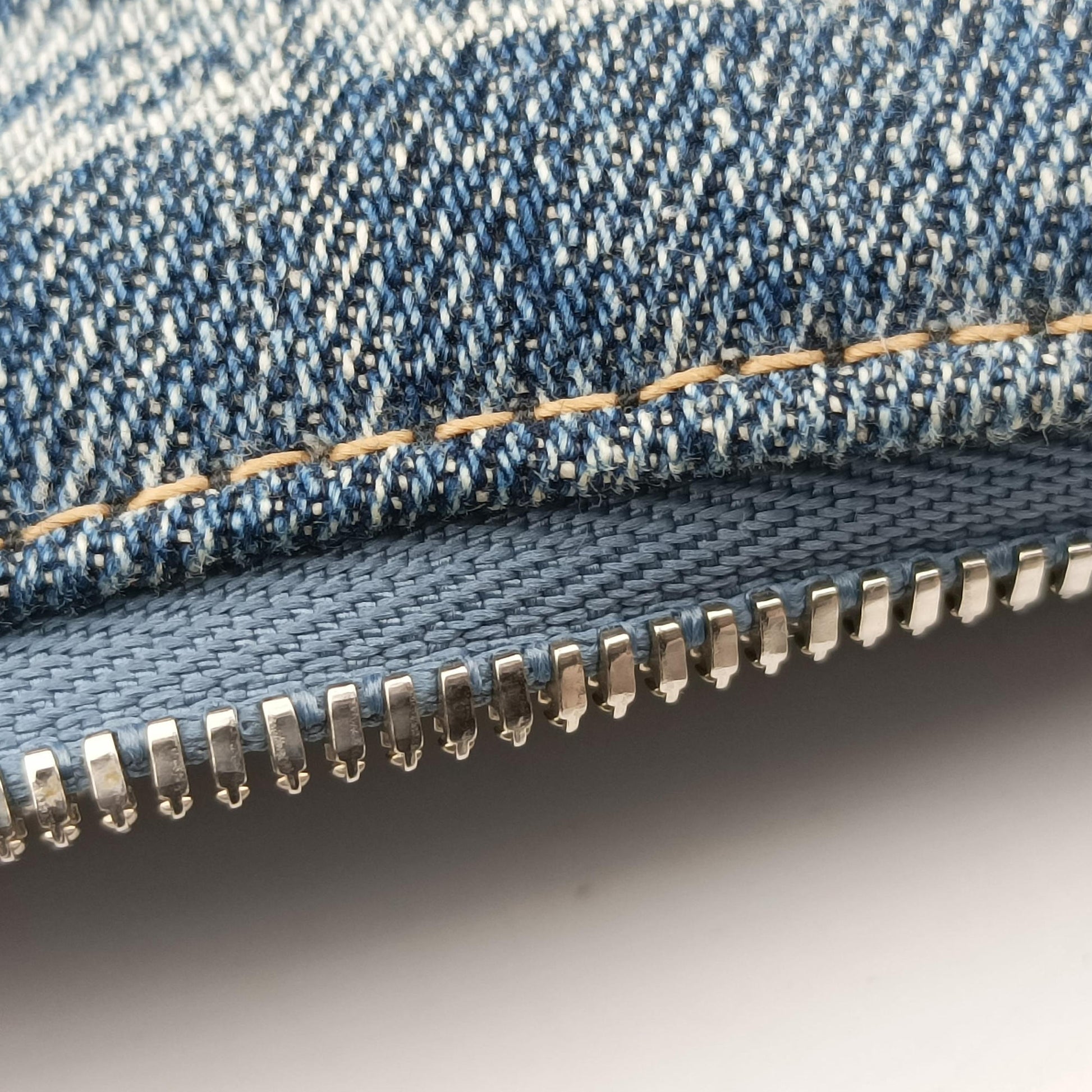 Le Cagole mini Blue denim 695814.4716.P.000959ル カゴール ミニ ブルー デニム 695814.4716.P.000959