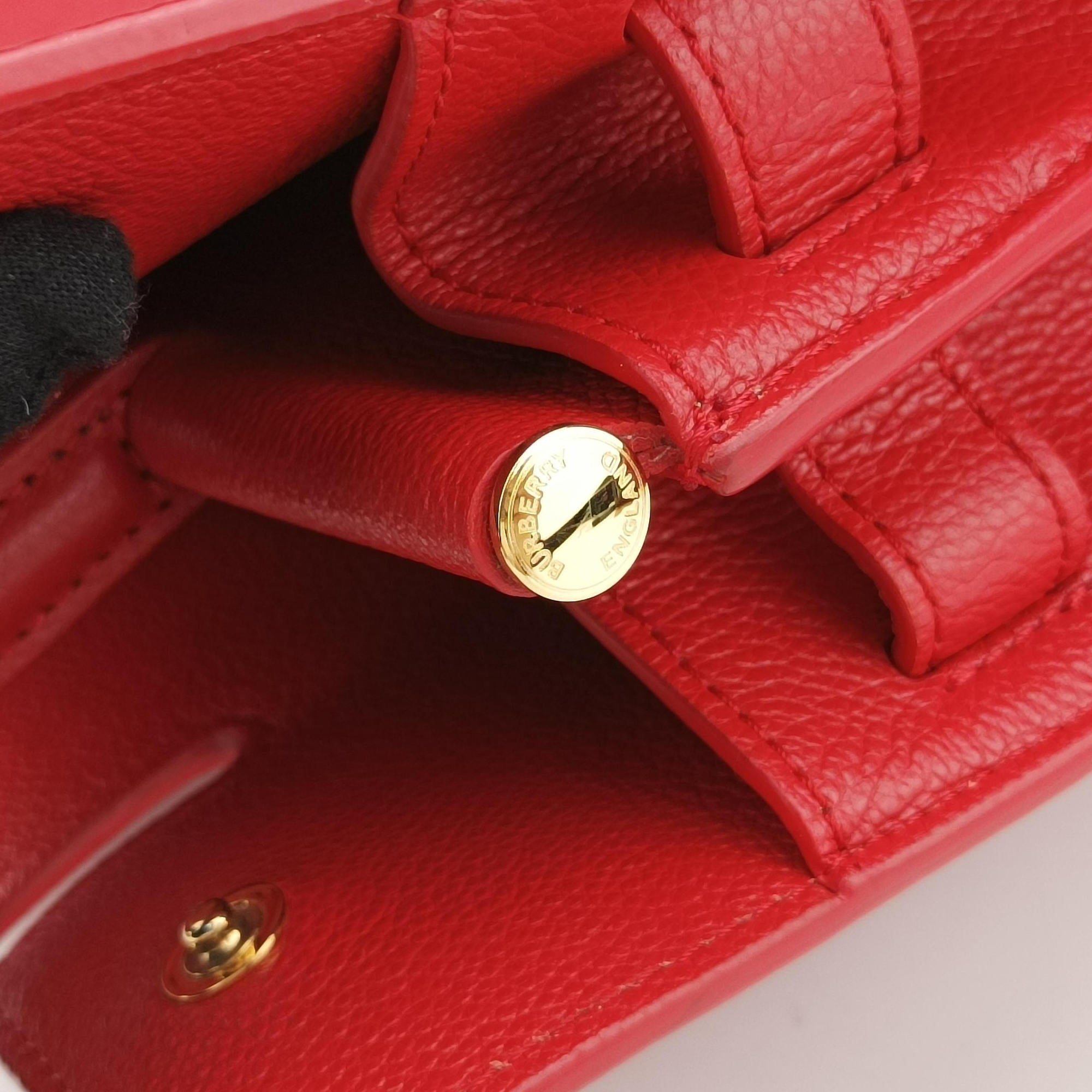 Title Red Leather BM 8016045/70Cタイトル レッド レザー BM 8016045/70C