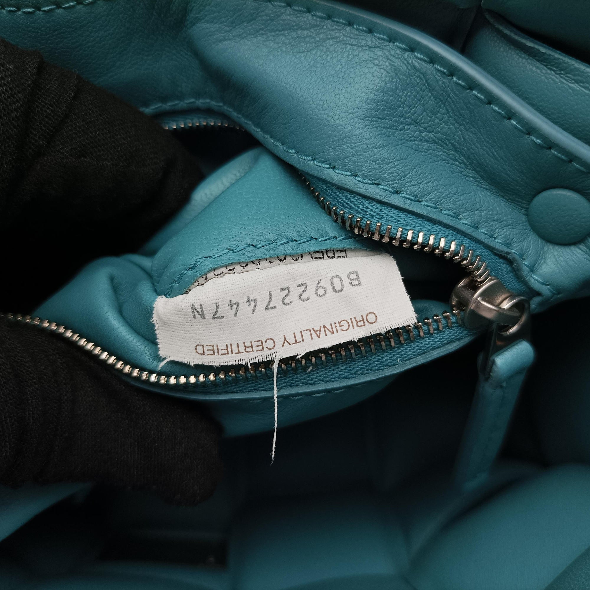 Padded Cassette Blue lambskin B09227447Nパデッド カセット ブルー ラムスキン B09227447N