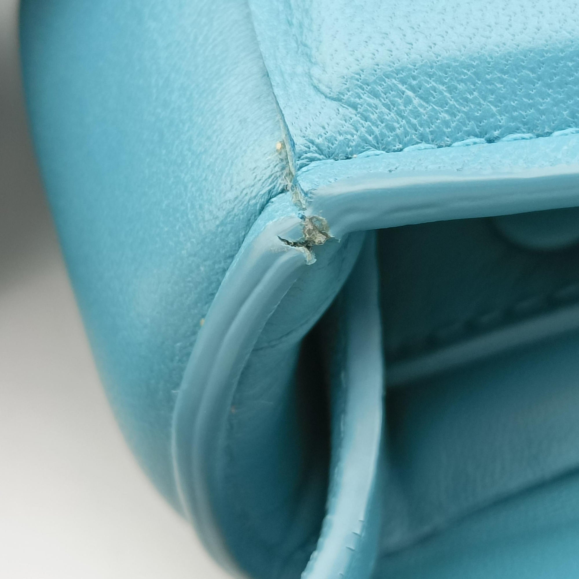 Padded Cassette Blue lambskin B09227447Nパデッド カセット ブルー ラムスキン B09227447N
