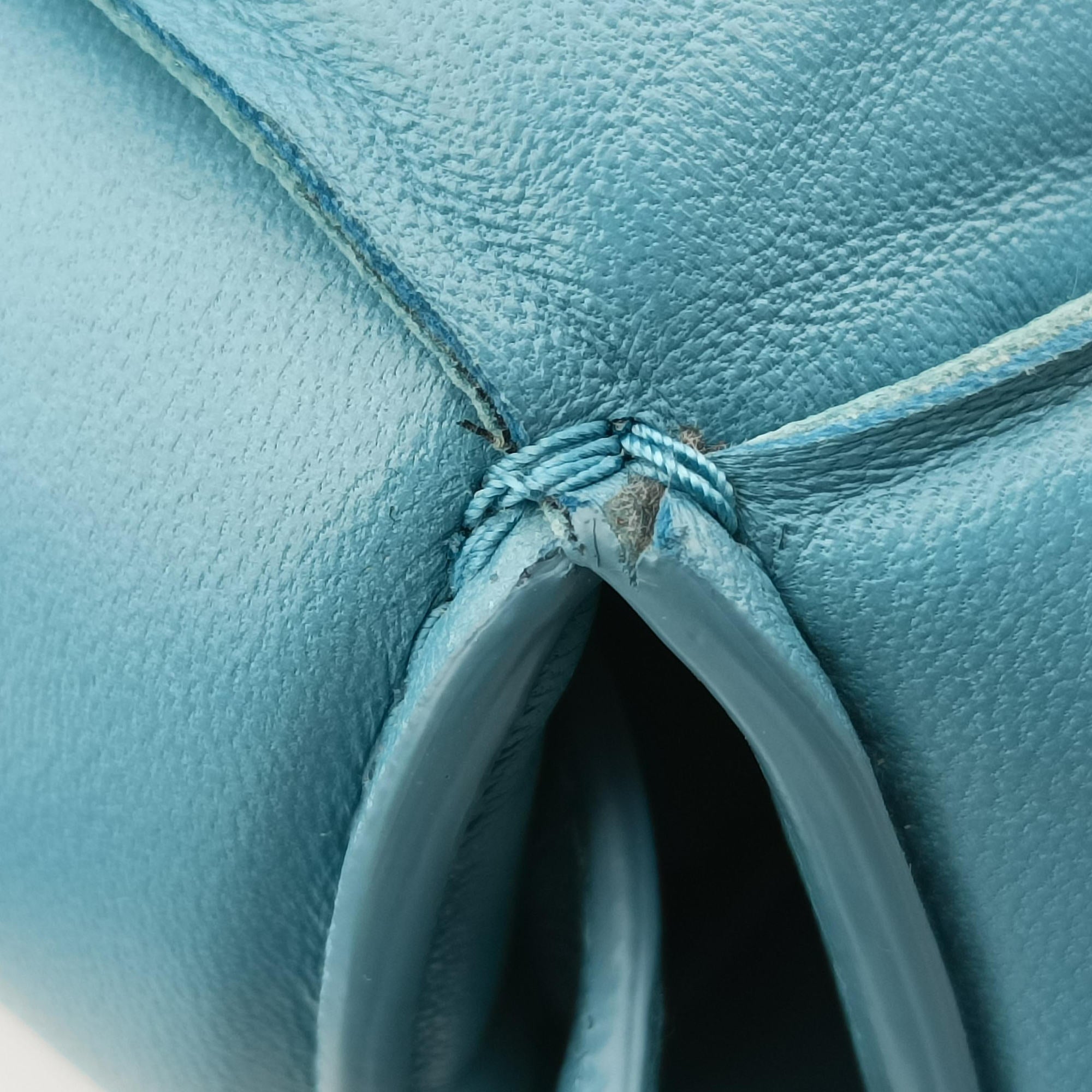 Padded Cassette Blue lambskin B09227447Nパデッド カセット ブルー ラムスキン B09227447N