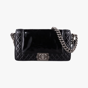 BOY CHANEL Black Patent leather A67946 18501152ボーイシャネル ブラック パテント A67946 18501152