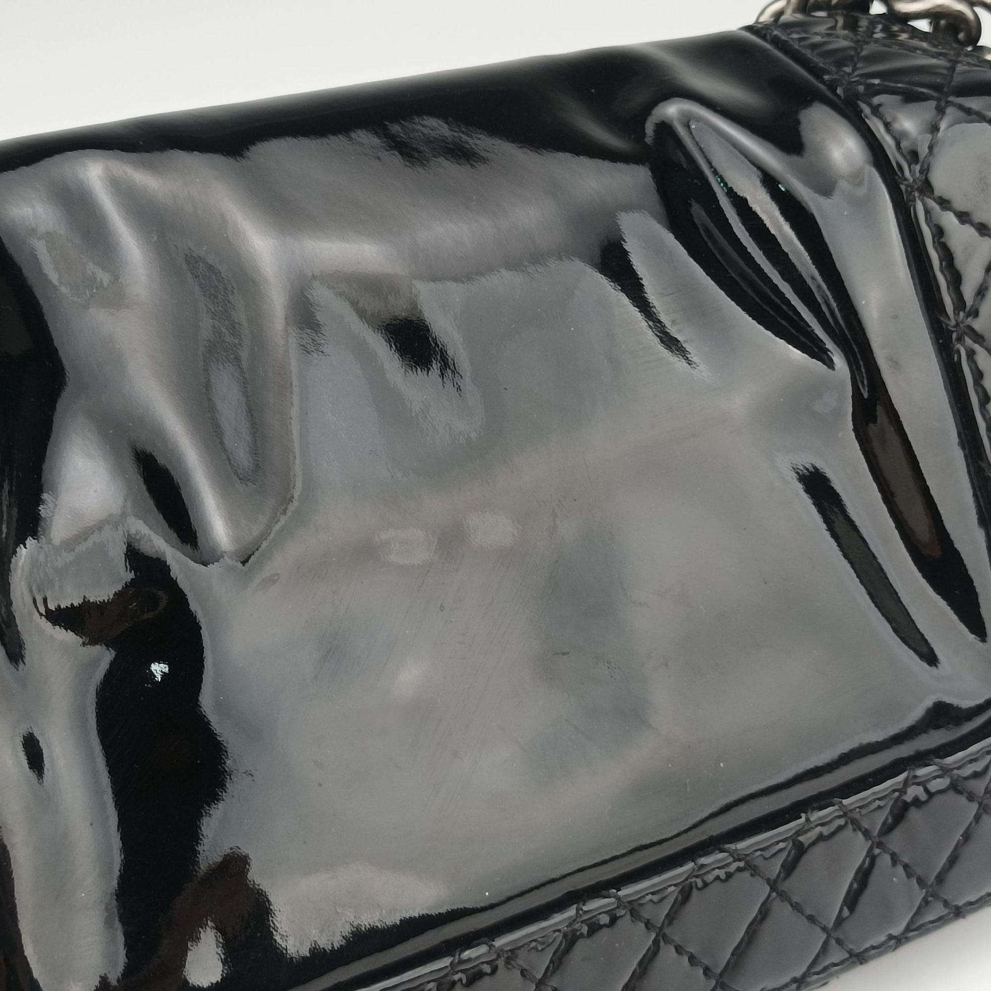 BOY CHANEL Black Patent leather A67946 18501152ボーイシャネル ブラック パテント A67946 18501152