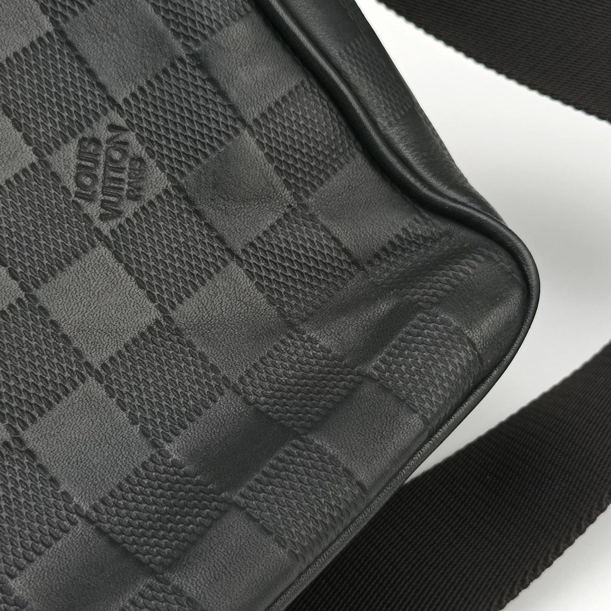 District PM Noir Damier Infini Leather N41033 CA1167ディストリクト PM ノワール ダミエアンフィニレザー N41033 CA1167