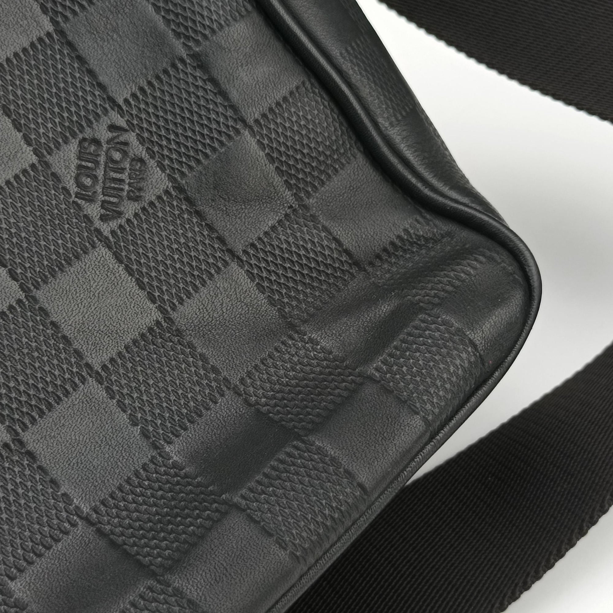 District PM Noir Damier Infini Leather N41033 CA1167ディストリクト PM ノワール ダミエアンフィニレザー N41033 CA1167