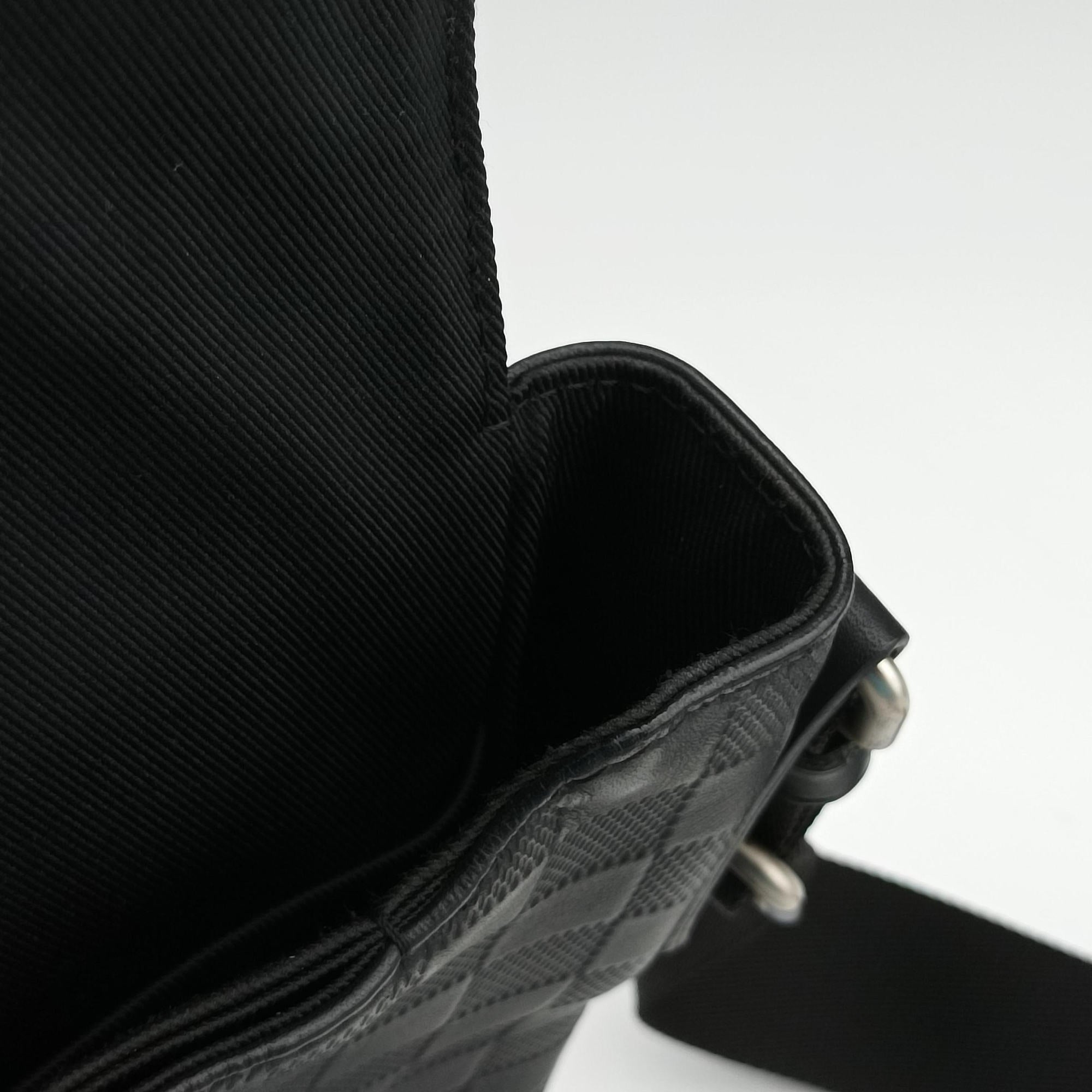 District PM Noir Damier Infini Leather N41033 CA1167ディストリクト PM ノワール ダミエアンフィニレザー N41033 CA1167