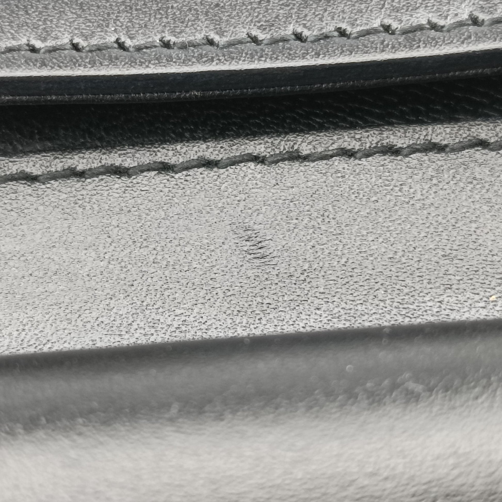 Le Dix Cartable Black leather 332235.1000.H.528147ル ディス カルターブル ブラック レザー 332235.1000.H.528147