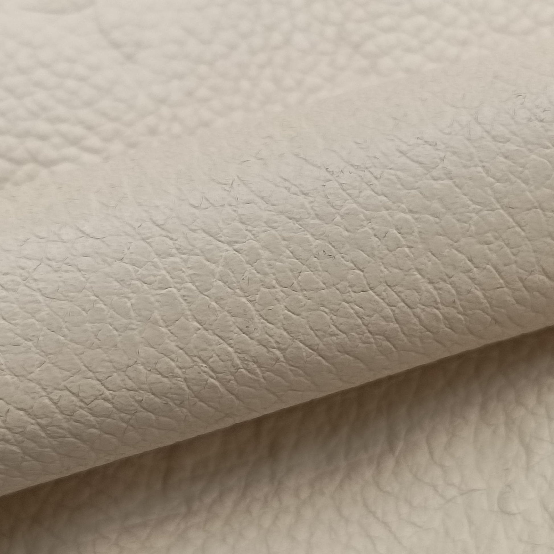 Artsy MM NEIGE Monogram Empreinte M93449 CA1172アーツィーMM ネージュ モノグラム アンプラント M93449 CA1172