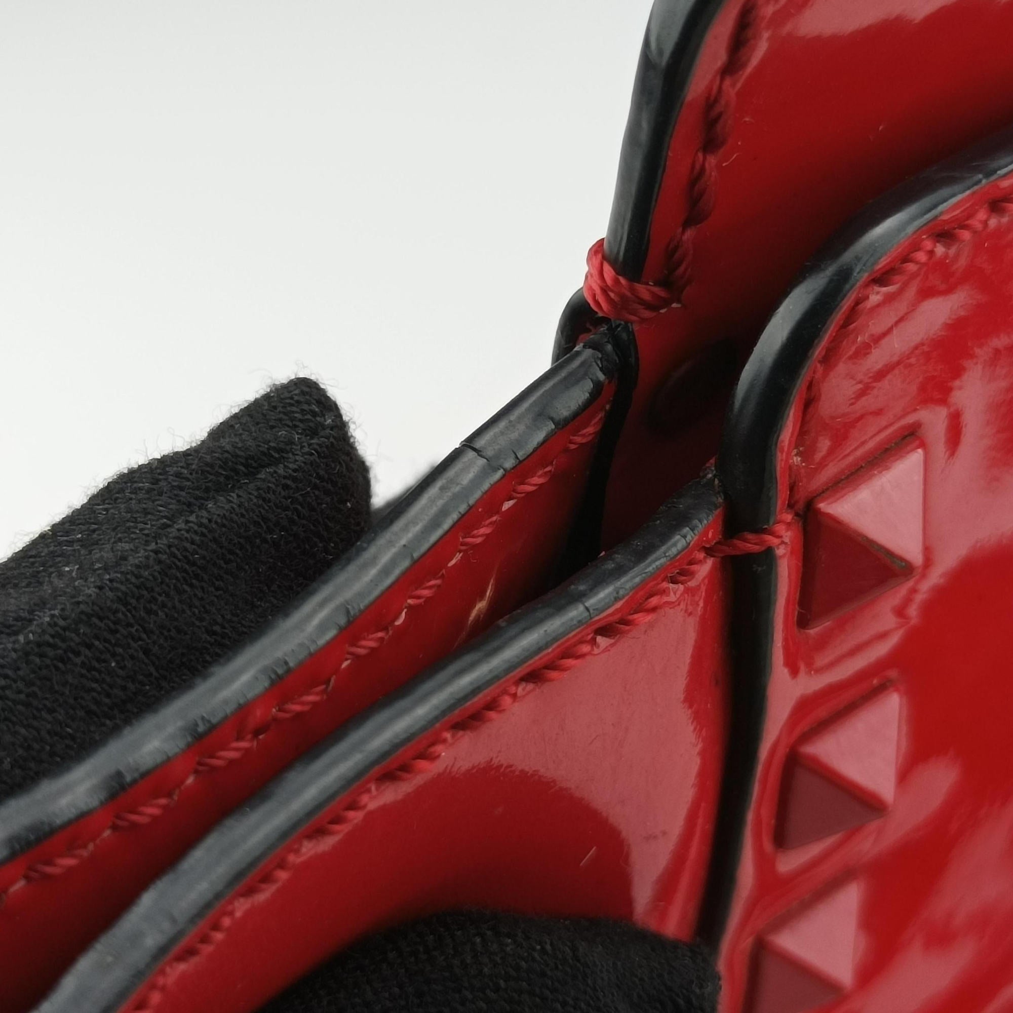 Rockstud Red Patent Leather Lot number unknownロックスタッズ レッド パテント 製番不明