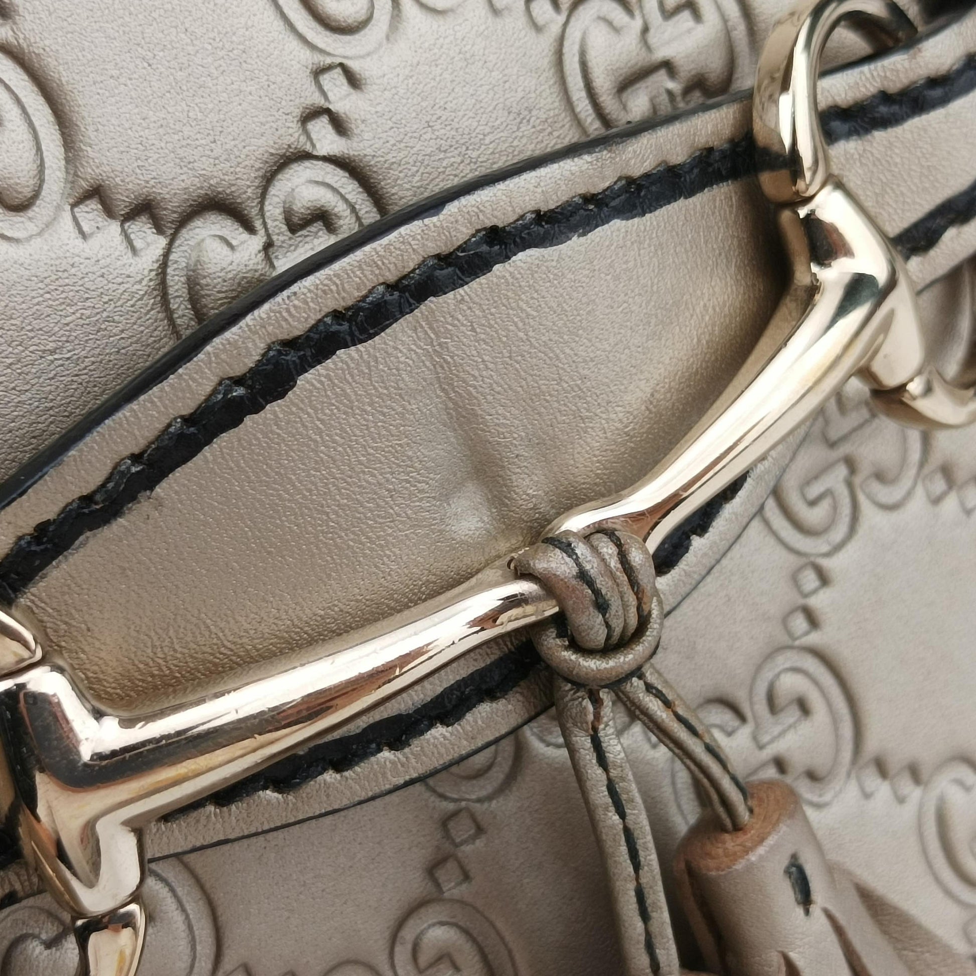 Emily Golden Leather 295402 F012749506エミリー ゴールド レザー 295402 F012749506