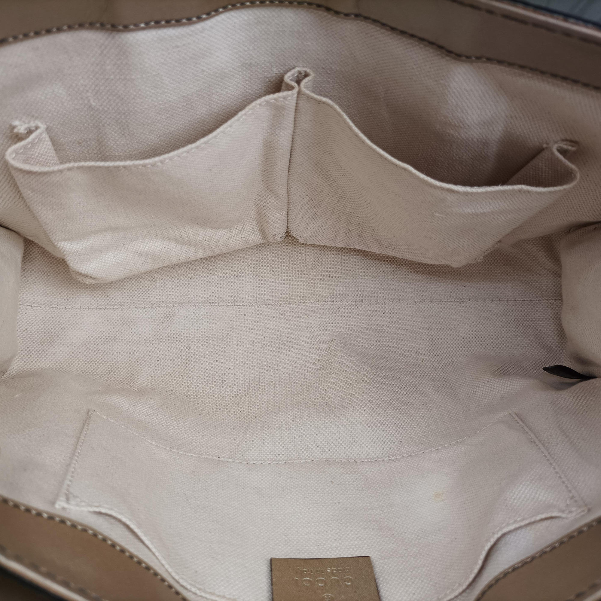 Emily Golden Leather 295402 F012749506エミリー ゴールド レザー 295402 F012749506