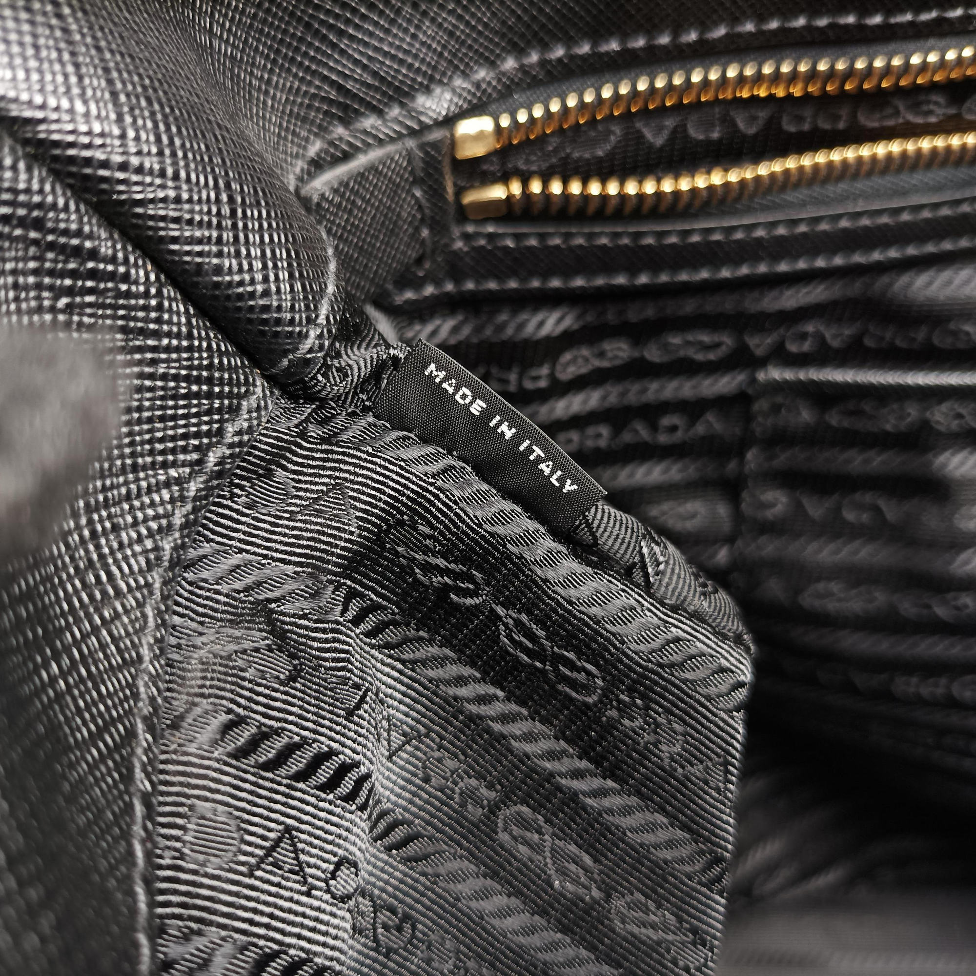 Galleria Black SAFFIANO Leather 1BA274 158 31/Uガレリア ブラック サフィアーノレザー 1BA274 158 31/U