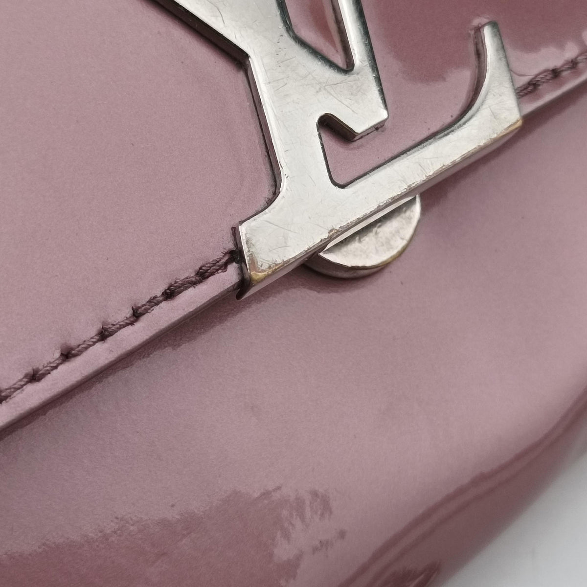 Pochette Louise PM Rose Indien Vernis M64550 FL2157ポシェット ルイーズ  PM ローズアンディアン ヴェルニ M64550 FL2157