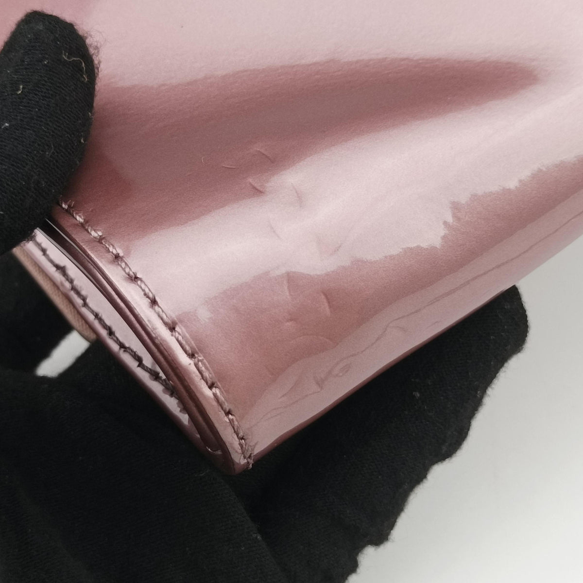 Pochette Louise PM Rose Indien Vernis M64550 FL2157ポシェット ルイーズ  PM ローズアンディアン ヴェルニ M64550 FL2157