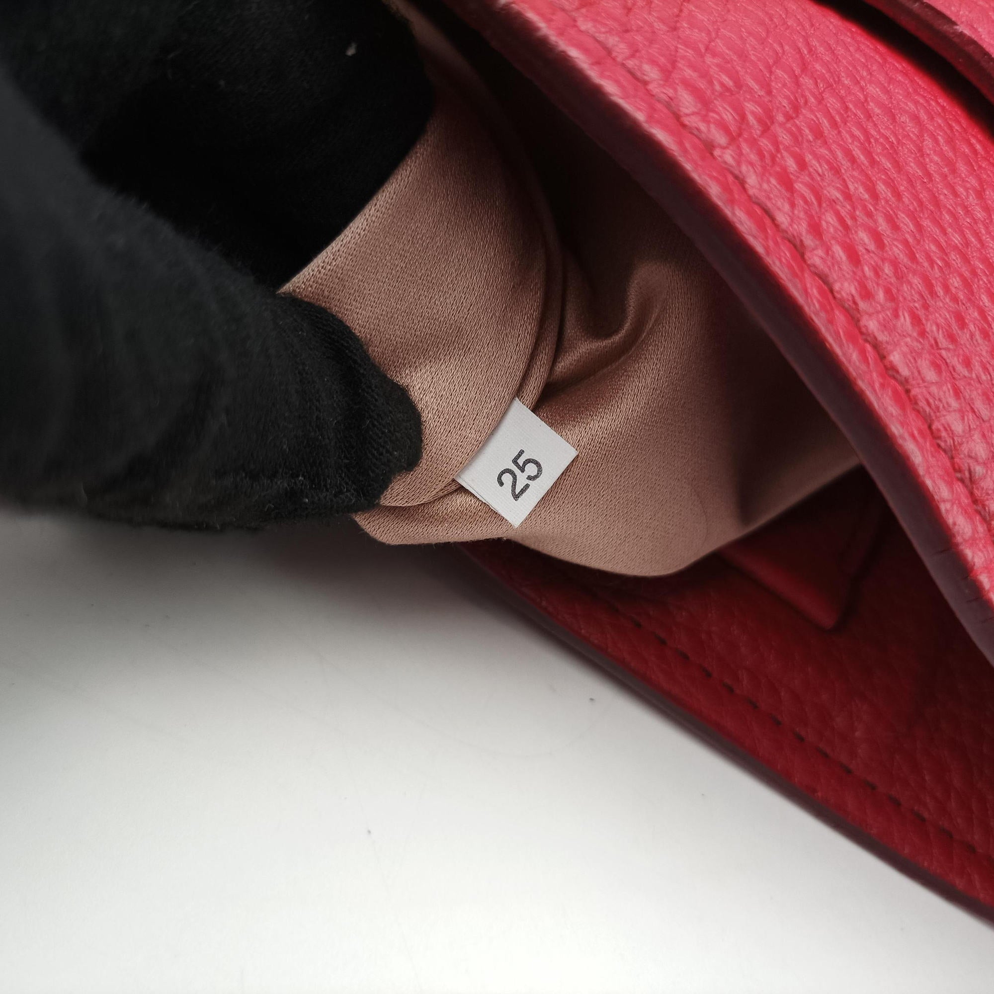 Vitello Caribu Front Zip Pocket Tote Red Leather RN0908 25ヴィテッロ カリブー フロントジップ ポケット トート レッド レザー RN0908 25