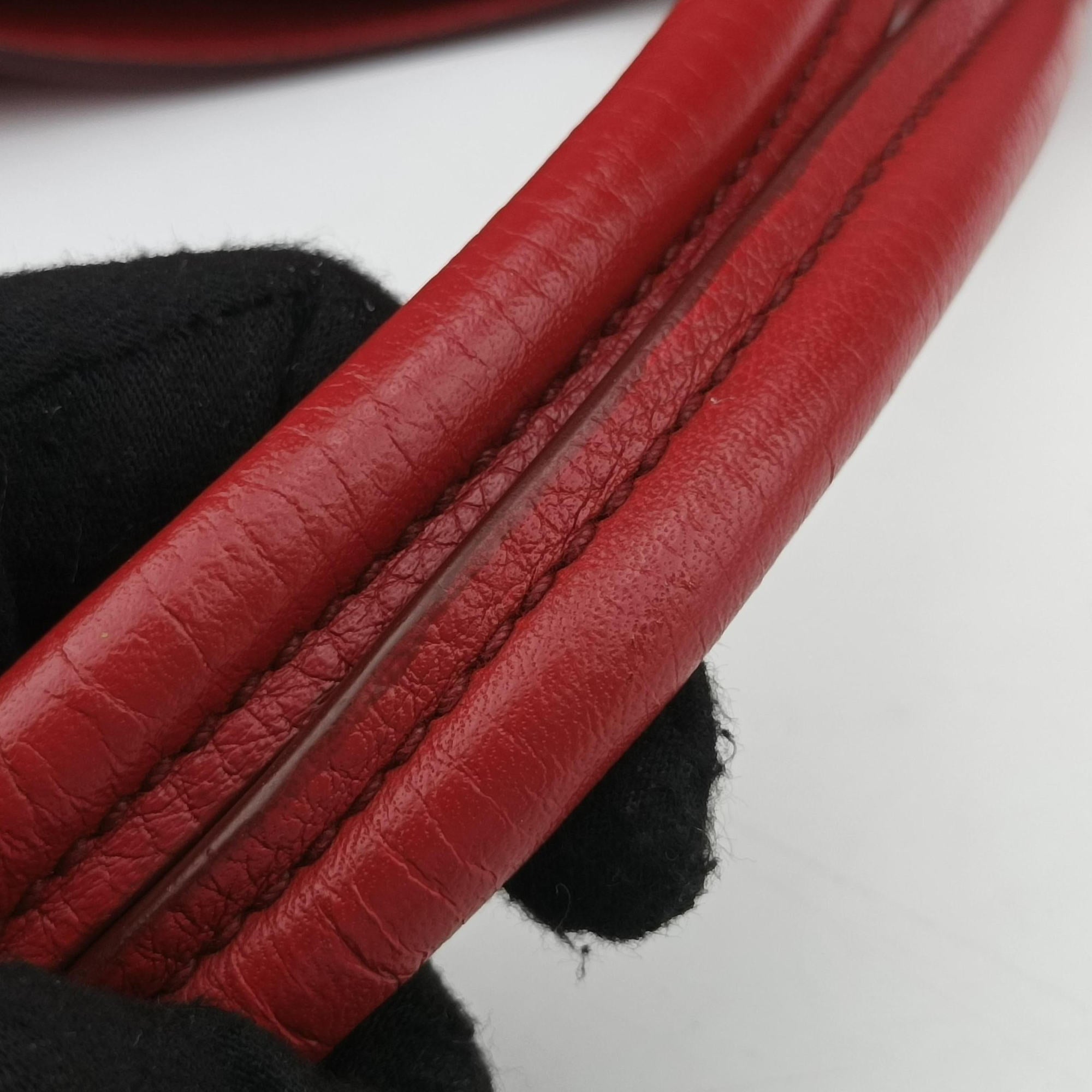 Vitello Caribu Front Zip Pocket Tote Red Leather RN0908 25ヴィテッロ カリブー フロントジップ ポケット トート レッド レザー RN0908 25